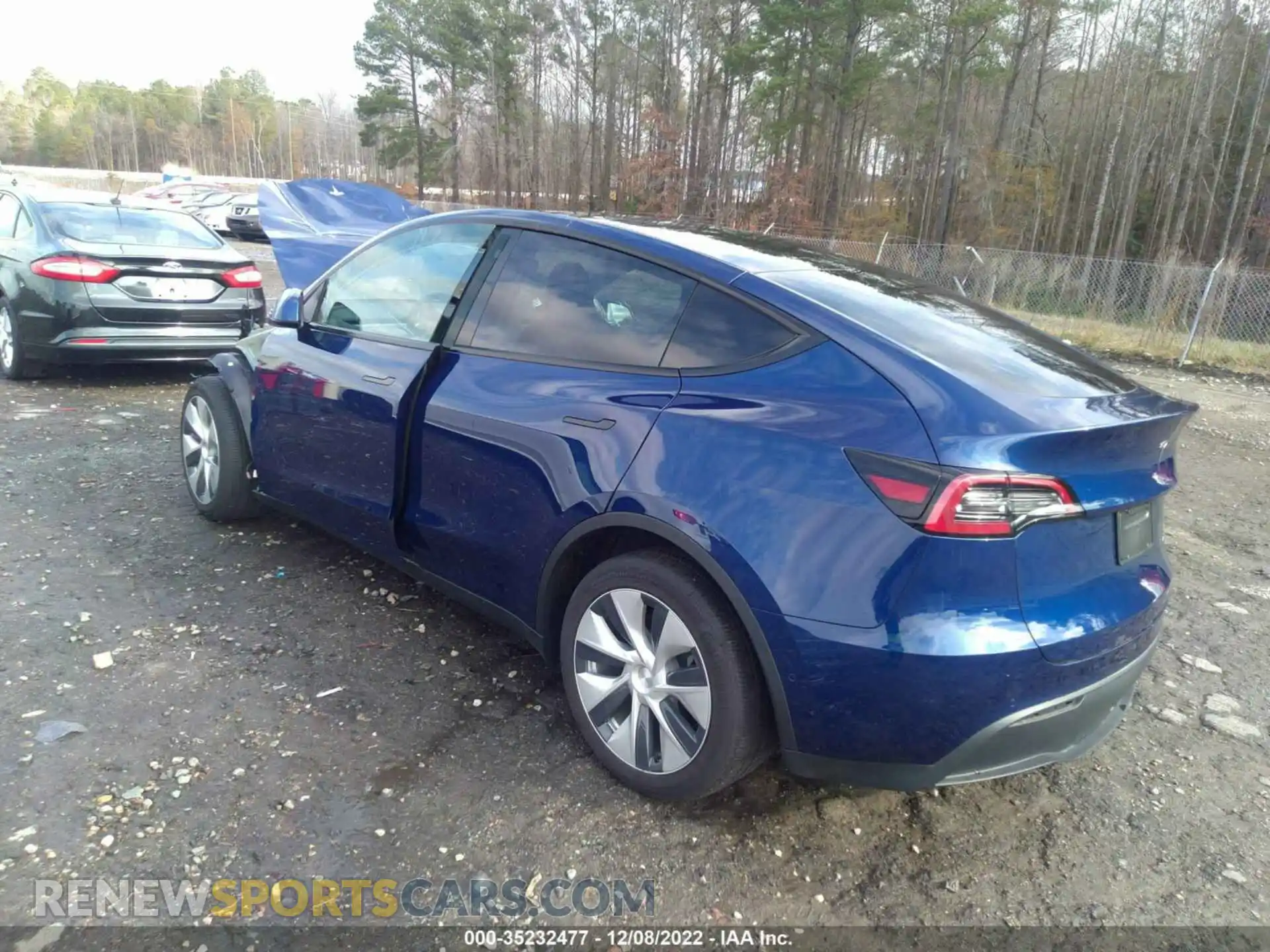 3 Photograph of a damaged car 5YJYGDEE0MF229053 TESLA MODEL Y 2021