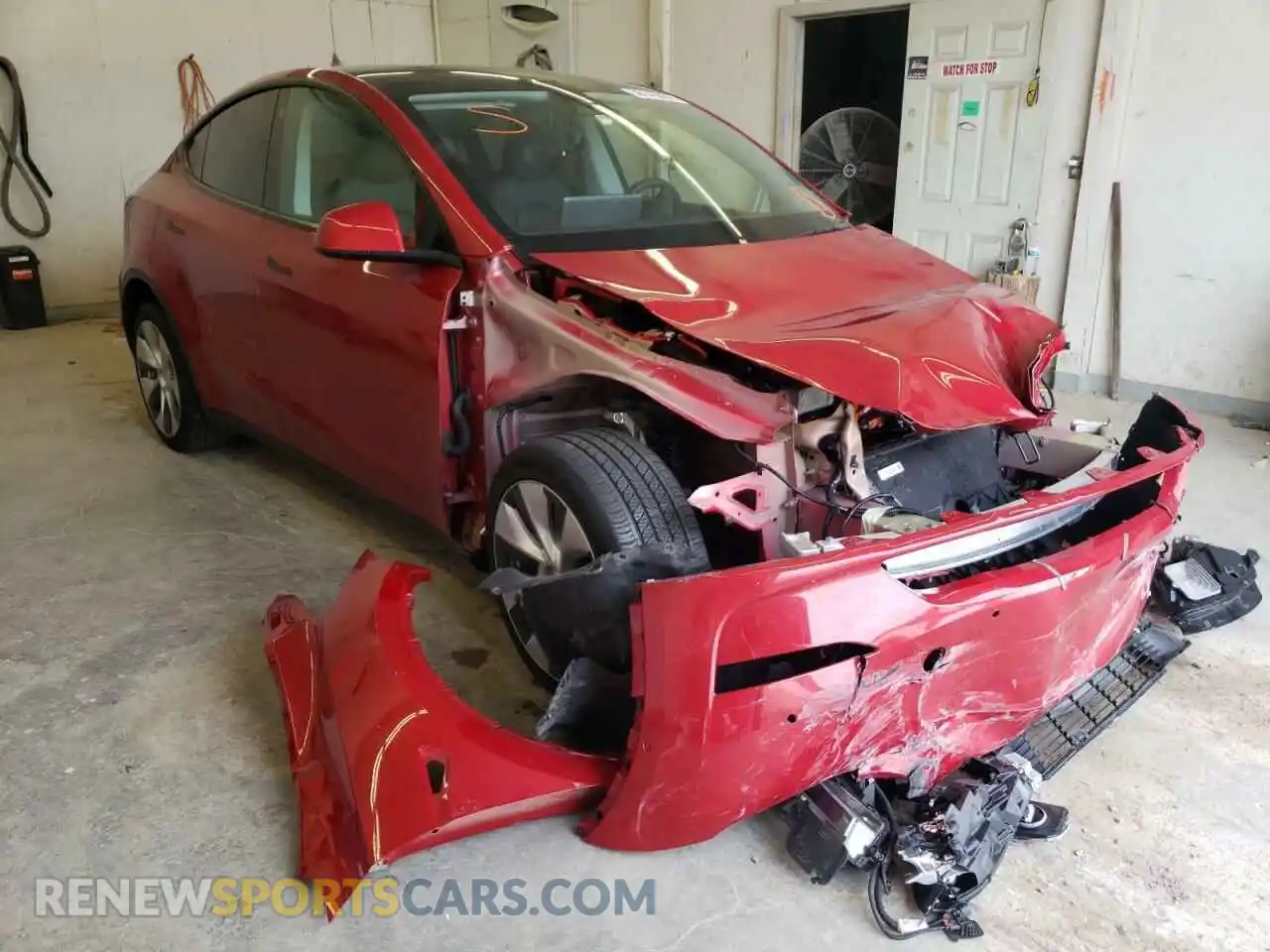 1 Photograph of a damaged car 5YJYGDEE0MF233068 TESLA MODEL Y 2021