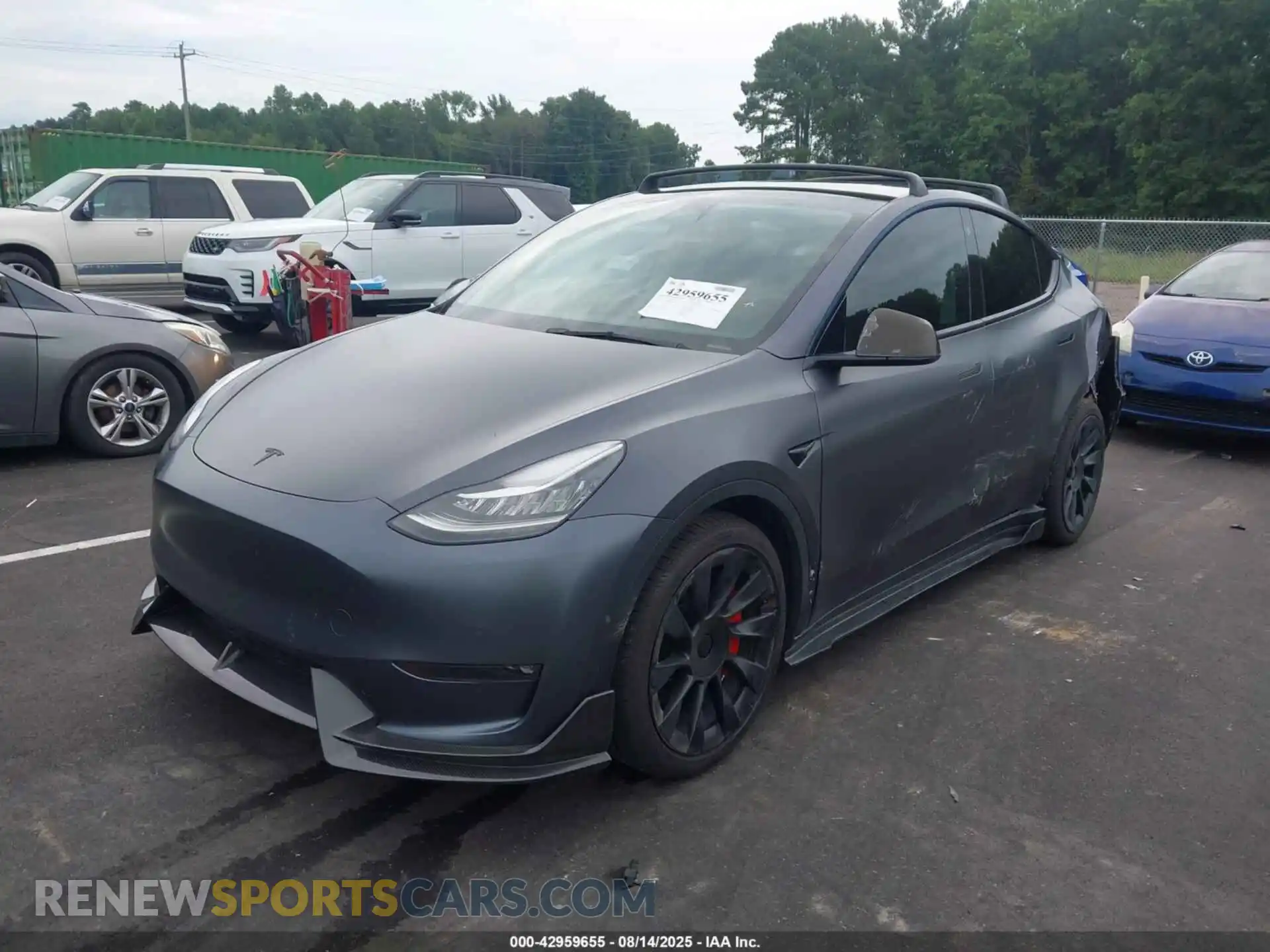 2 Photograph of a damaged car 5YJYGDEE0MF258469 TESLA MODEL Y 2021
