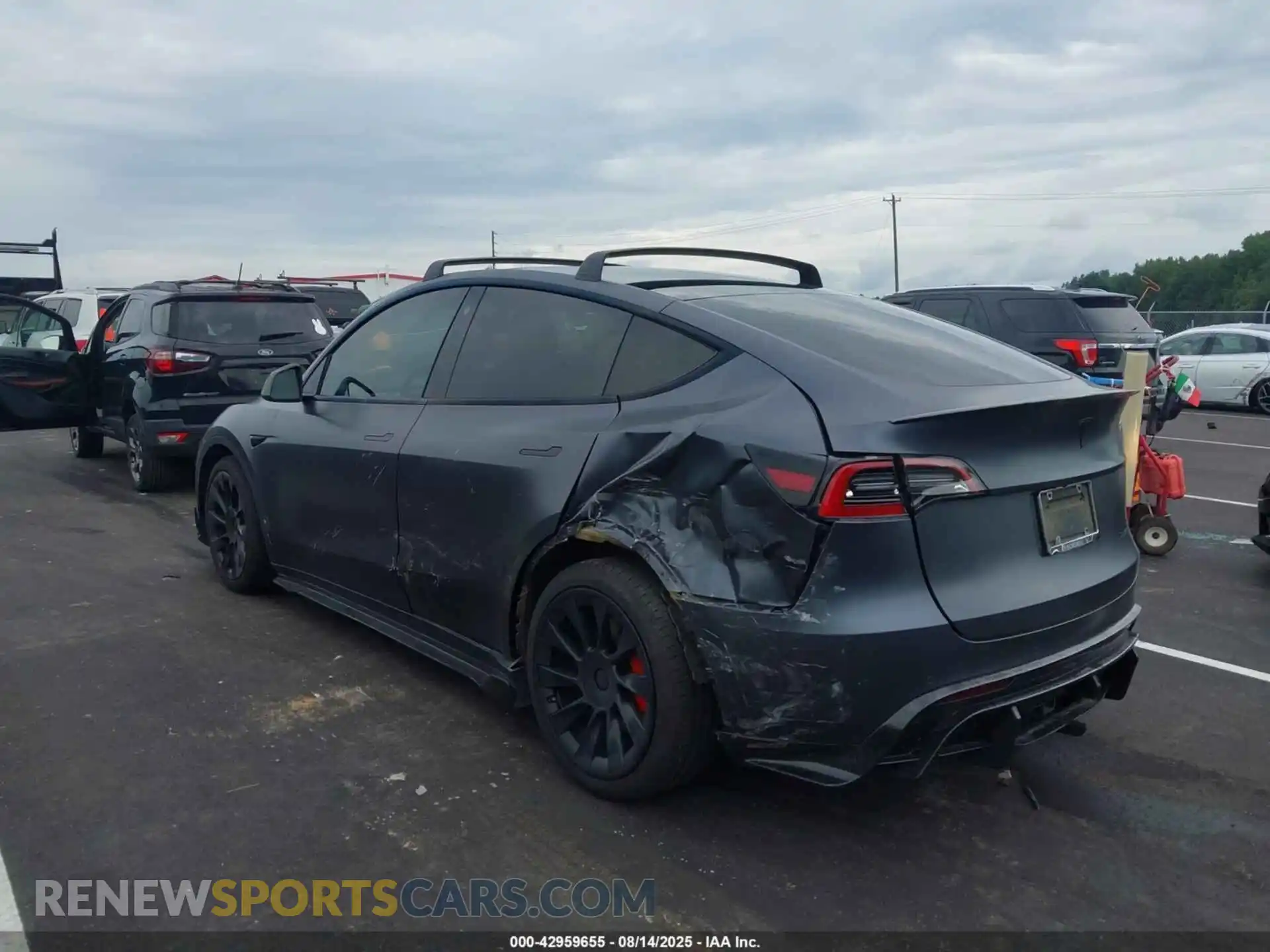 3 Photograph of a damaged car 5YJYGDEE0MF258469 TESLA MODEL Y 2021