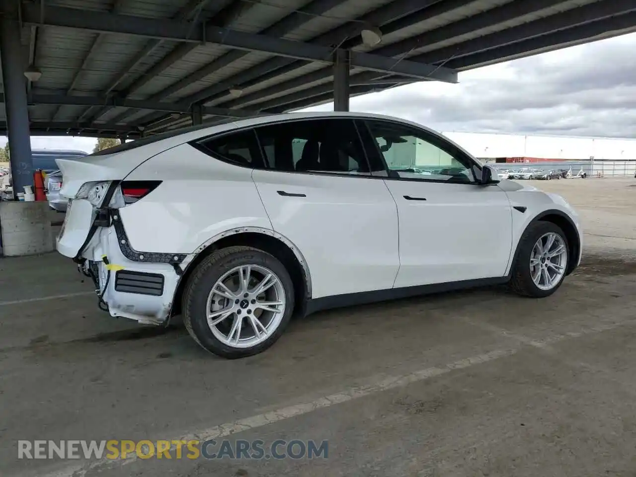 3 Photograph of a damaged car 5YJYGDEE0MF267186 TESLA MODEL Y 2021