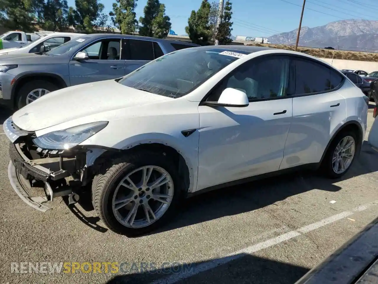 1 Photograph of a damaged car 5YJYGDEE0MF270752 TESLA MODEL Y 2021