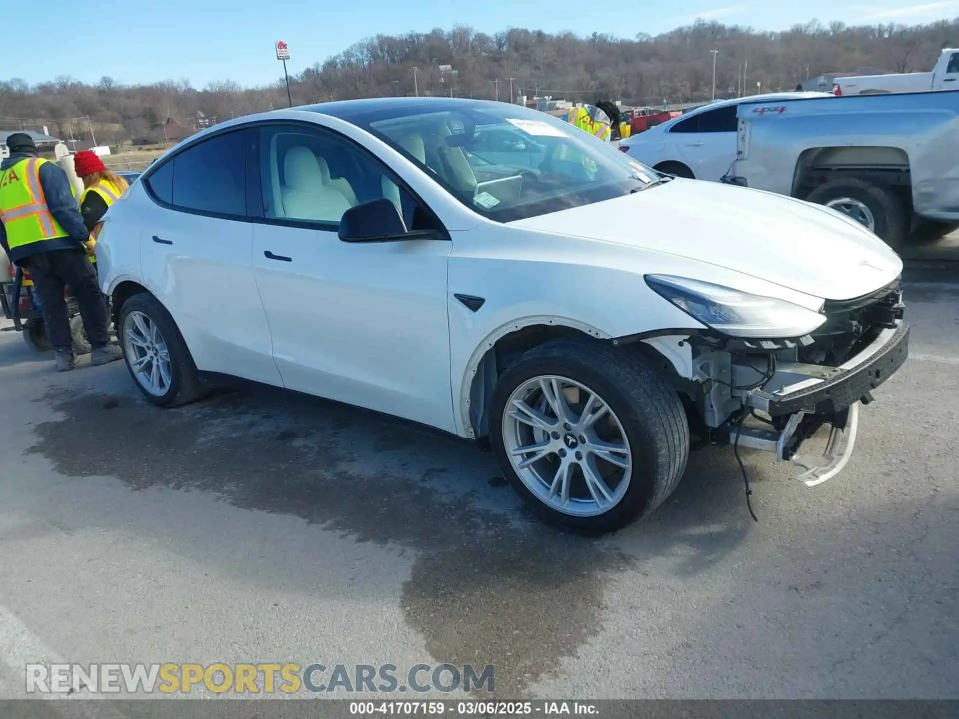 1 Photograph of a damaged car 5YJYGDEE0MF287678 TESLA MODEL Y 2021