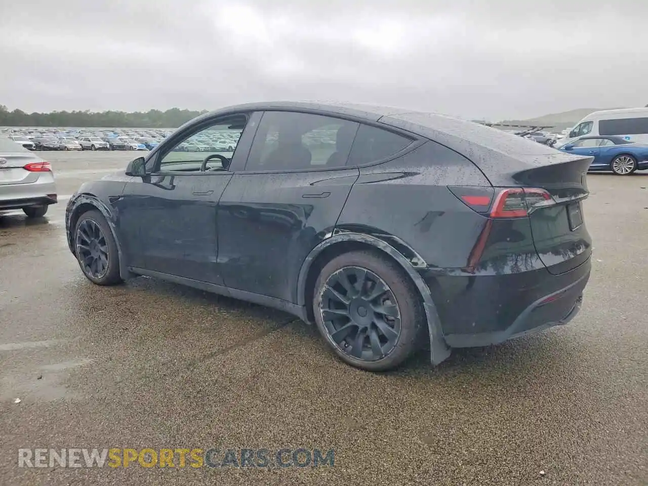 2 Photograph of a damaged car 5YJYGDEE0MF301000 TESLA MODEL Y 2021