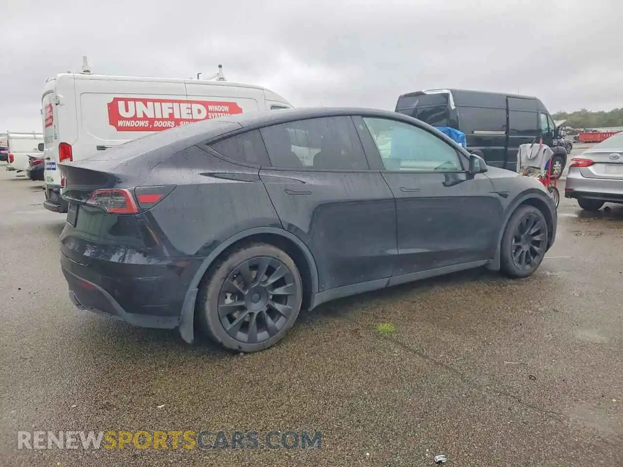 3 Photograph of a damaged car 5YJYGDEE0MF301000 TESLA MODEL Y 2021
