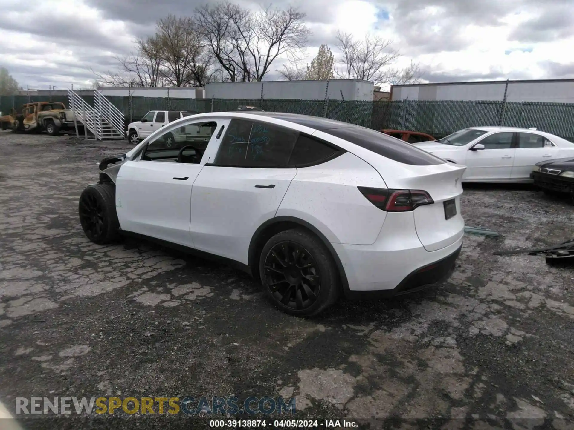 3 Photograph of a damaged car 5YJYGDEE0MF301868 TESLA MODEL Y 2021