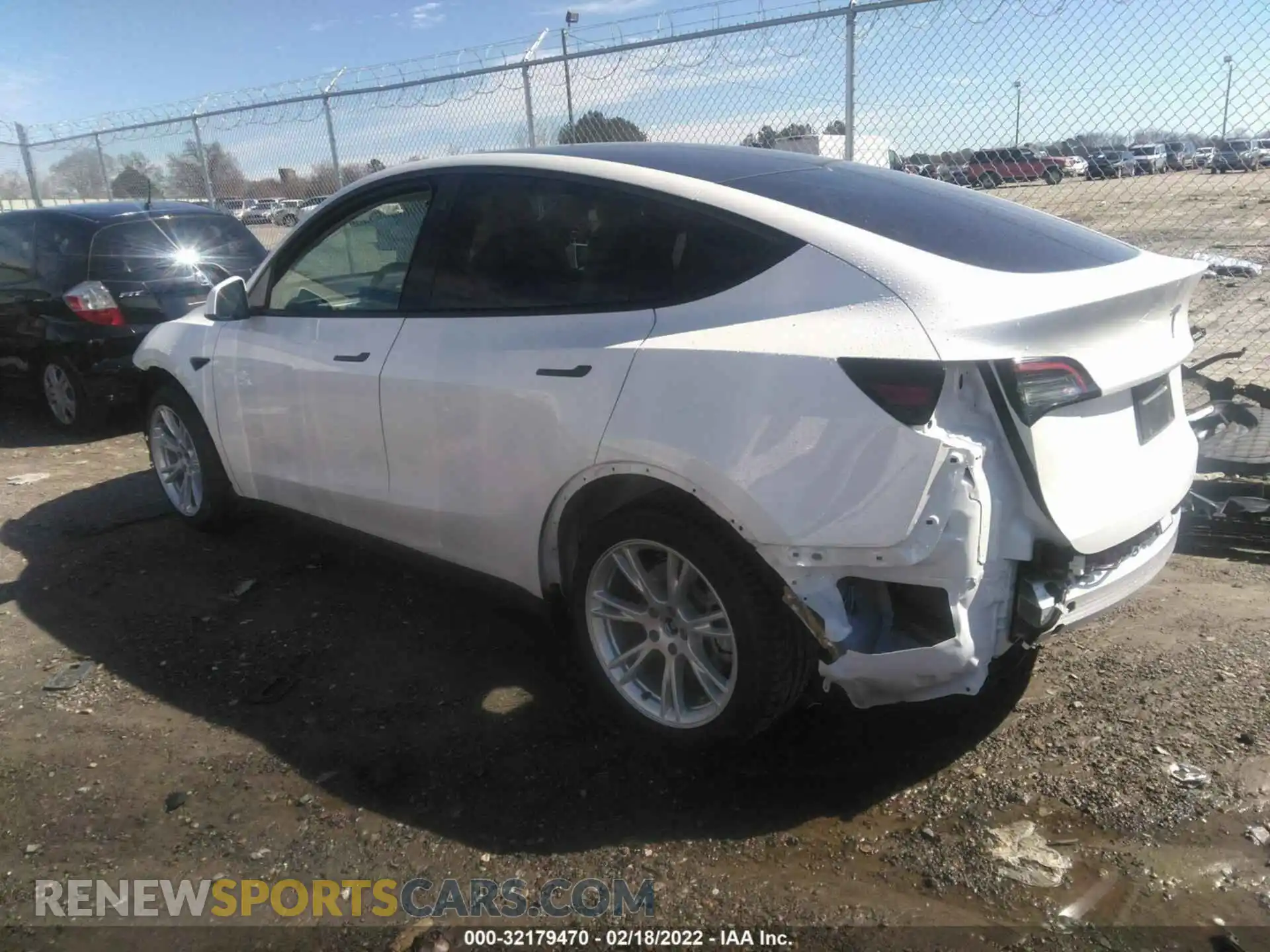 3 Photograph of a damaged car 5YJYGDEE1MF075386 TESLA MODEL Y 2021