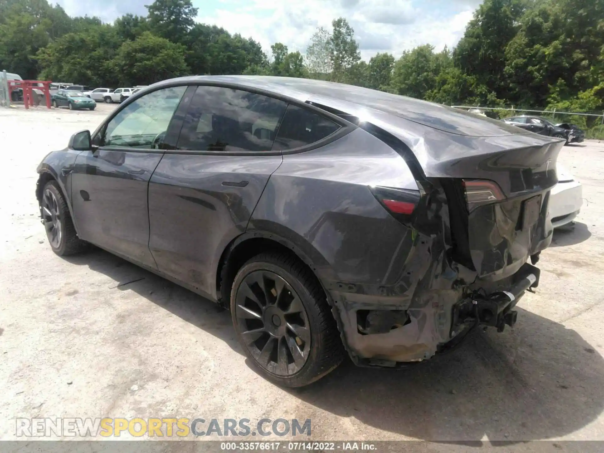3 Photograph of a damaged car 5YJYGDEE1MF076800 TESLA MODEL Y 2021
