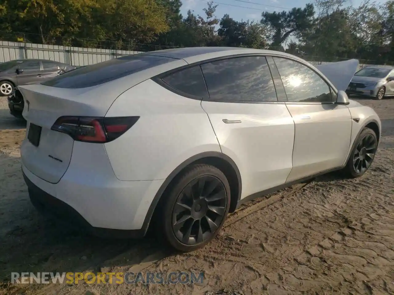 3 Photograph of a damaged car 5YJYGDEE1MF077025 TESLA MODEL Y 2021