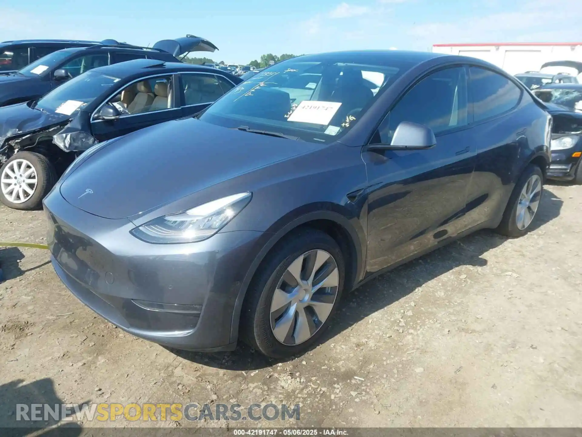 2 Photograph of a damaged car 5YJYGDEE1MF077350 TESLA MODEL Y 2021