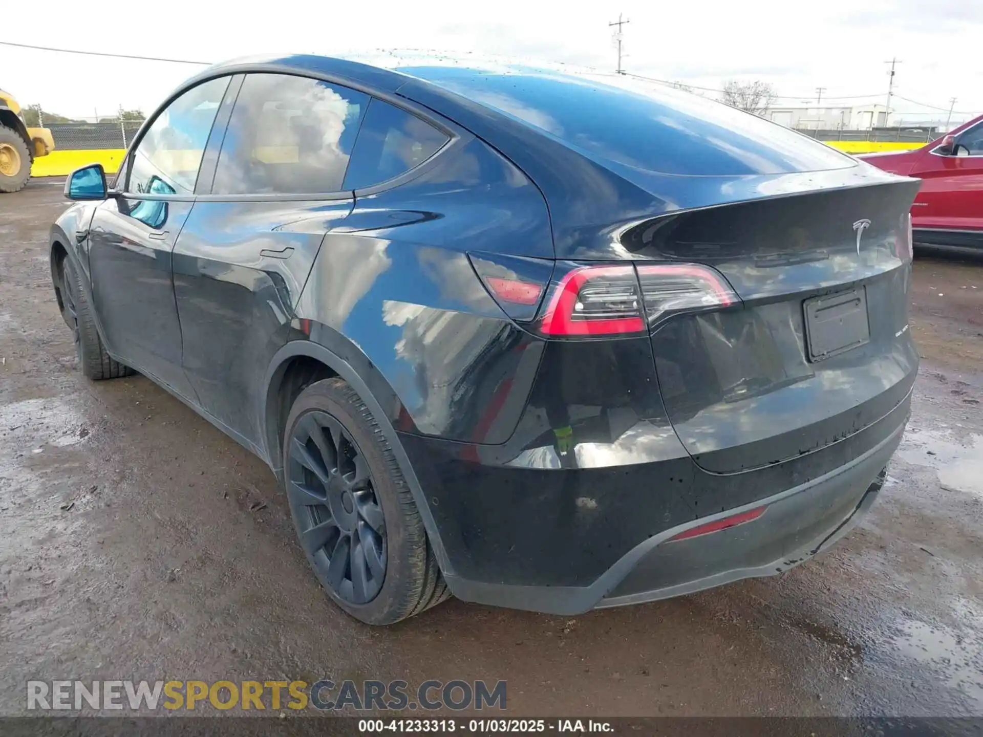 3 Photograph of a damaged car 5YJYGDEE1MF092558 TESLA MODEL Y 2021