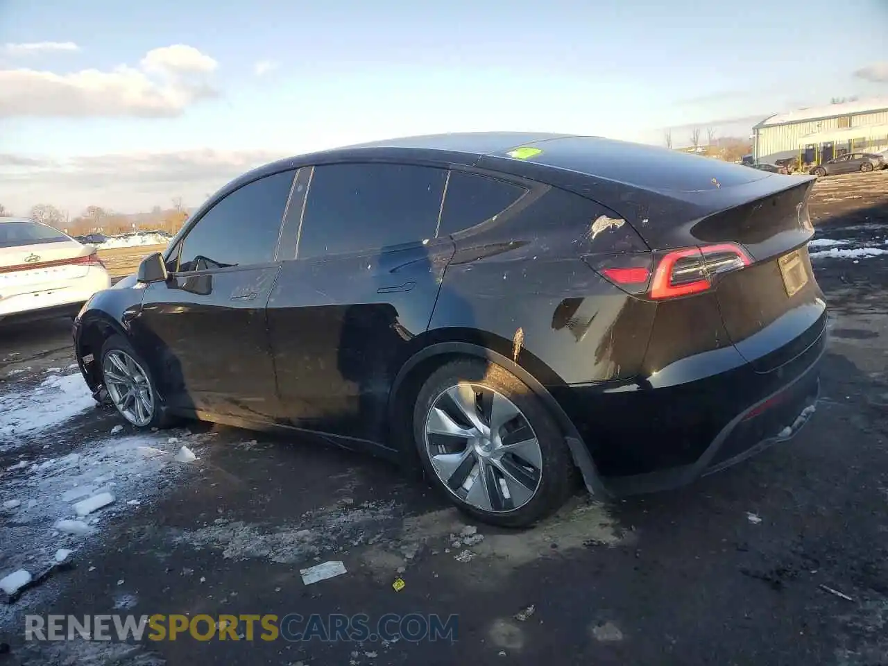 2 Photograph of a damaged car 5YJYGDEE1MF116969 TESLA MODEL Y 2021