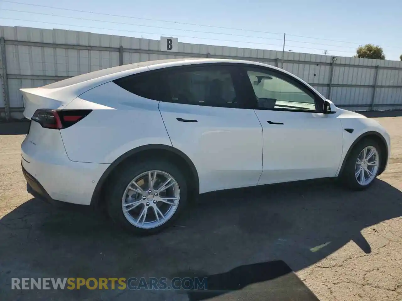 3 Photograph of a damaged car 5YJYGDEE1MF134727 TESLA MODEL Y 2021