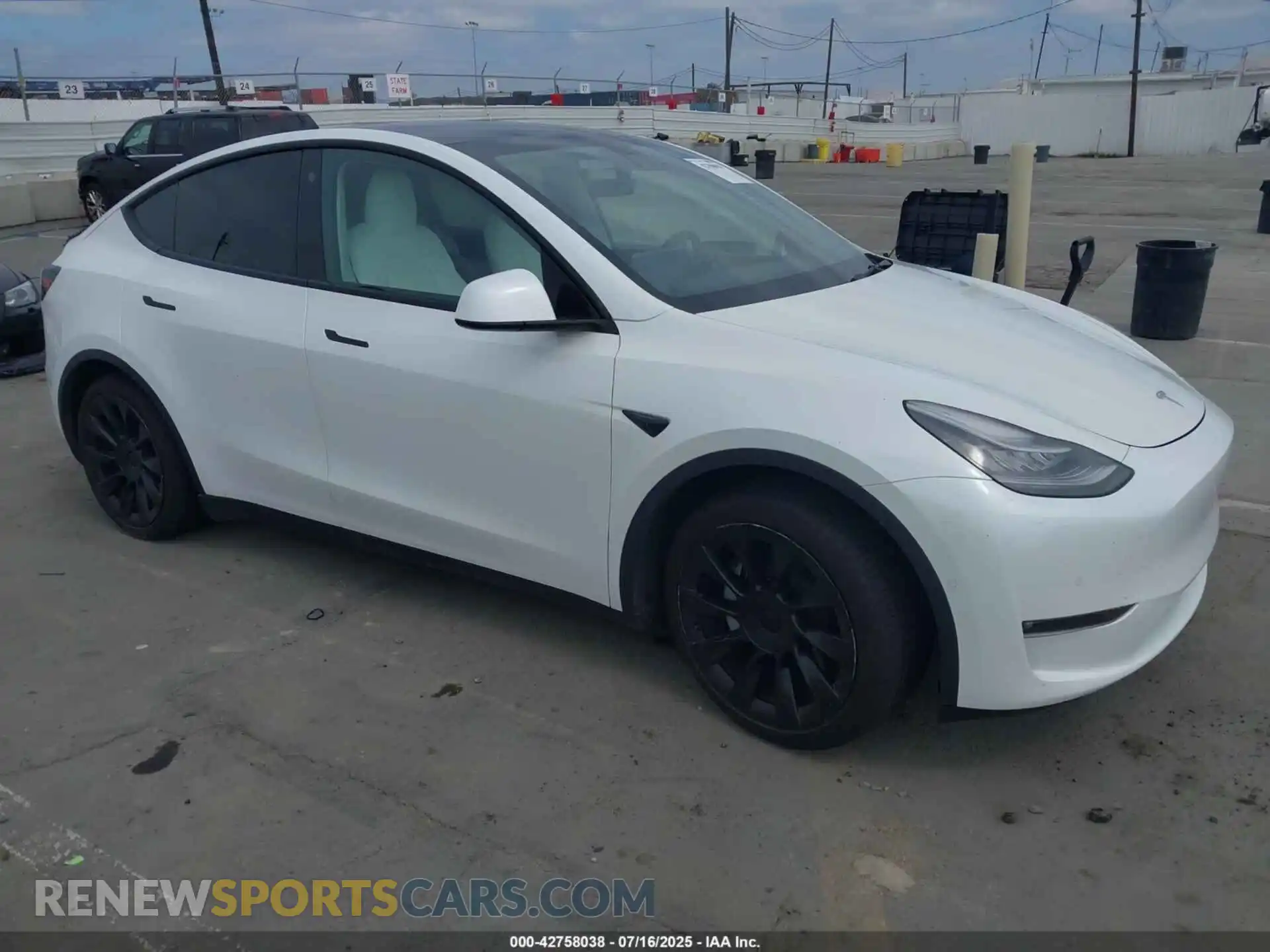 1 Photograph of a damaged car 5YJYGDEE1MF151849 TESLA MODEL Y 2021