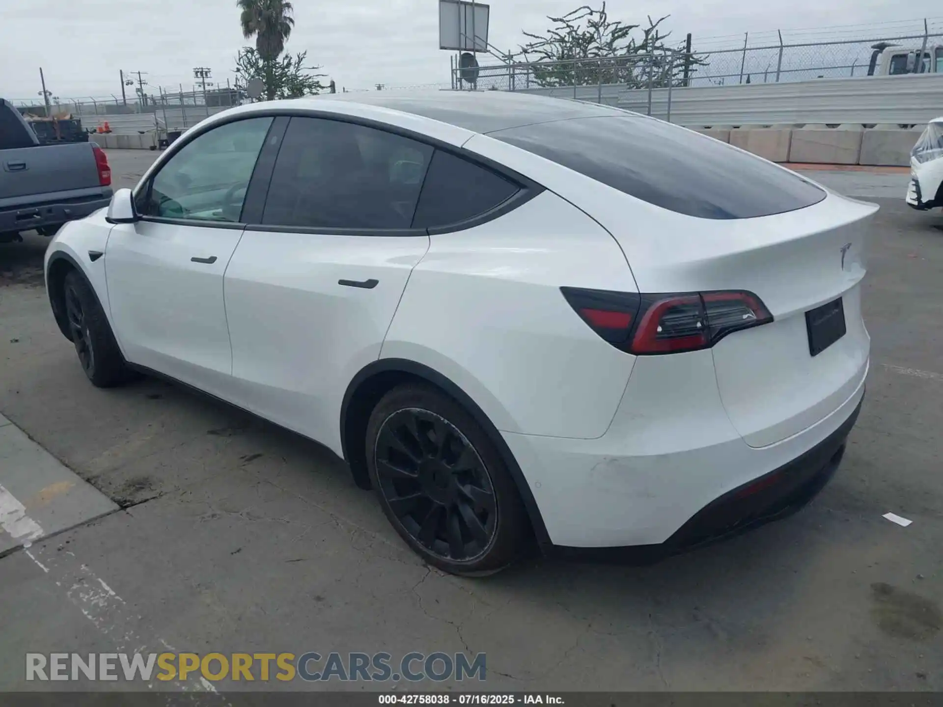3 Photograph of a damaged car 5YJYGDEE1MF151849 TESLA MODEL Y 2021