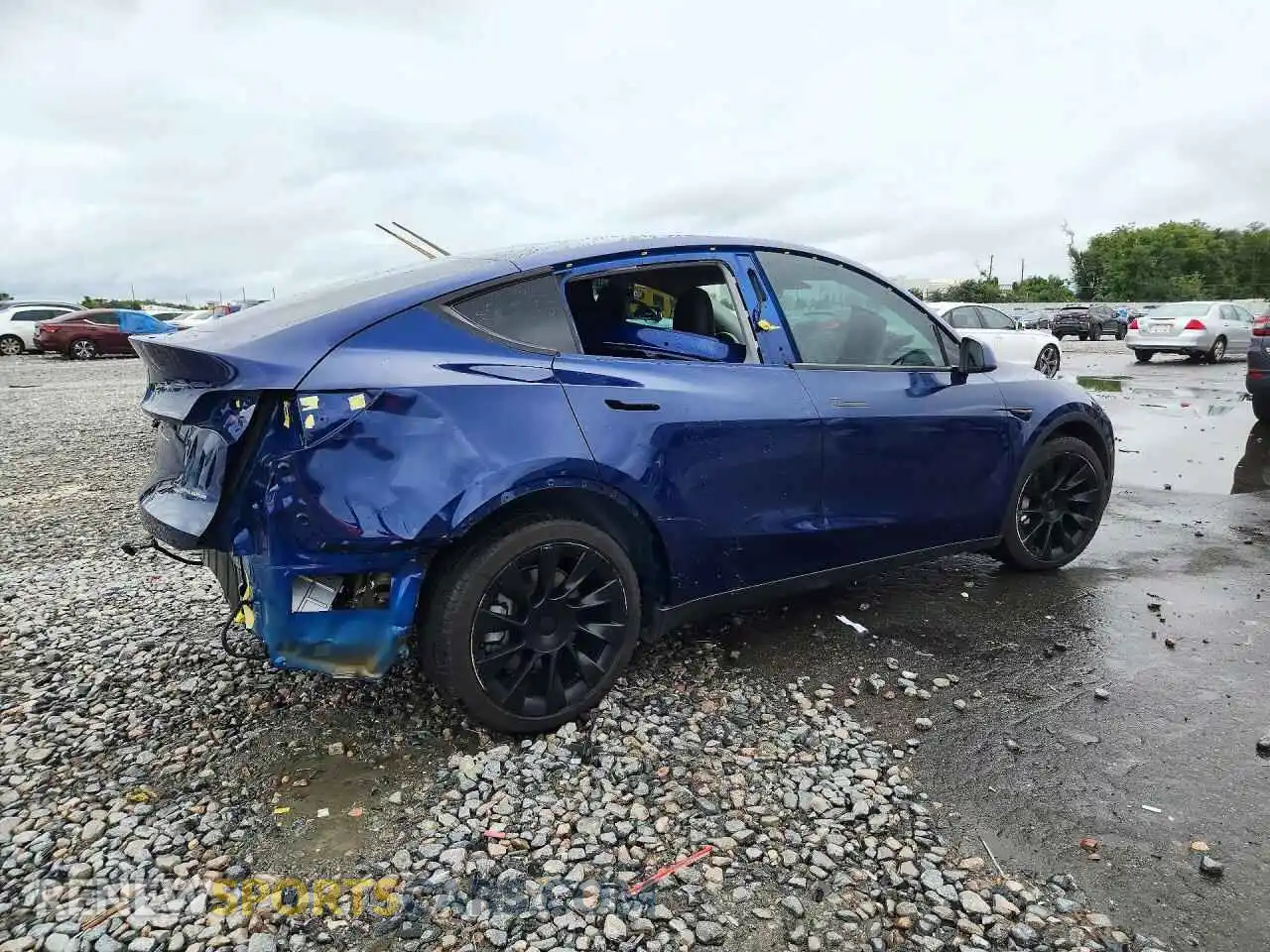 3 Photograph of a damaged car 5YJYGDEE1MF191901 TESLA MODEL Y 2021