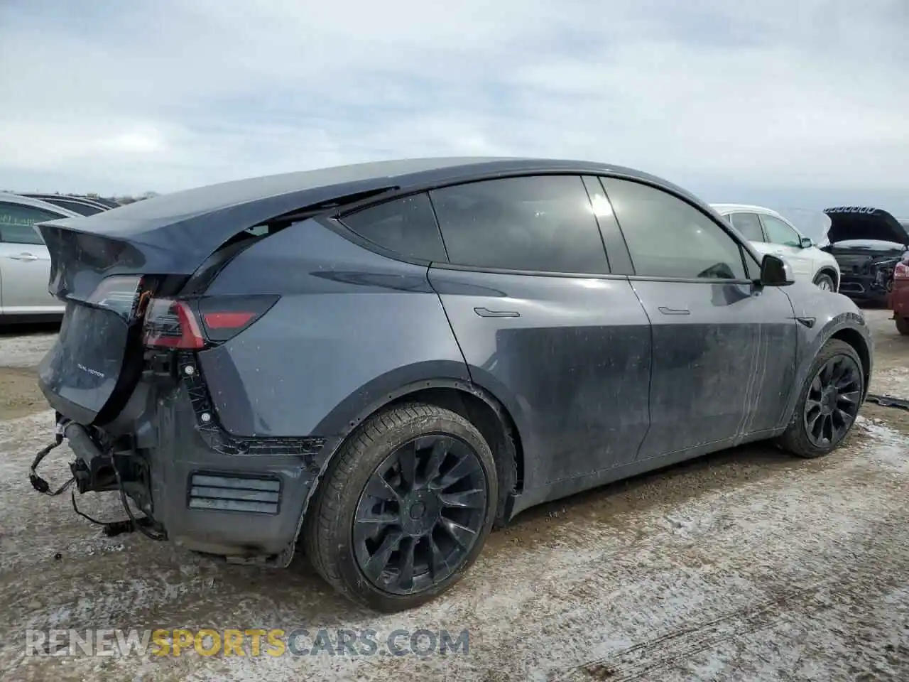 3 Photograph of a damaged car 5YJYGDEE1MF203738 TESLA MODEL Y 2021