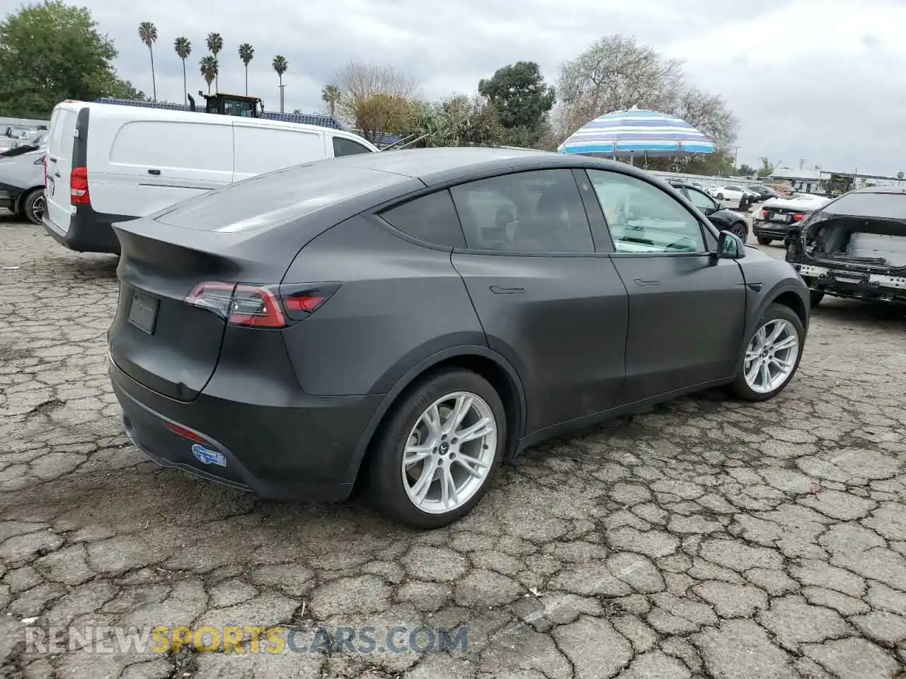 3 Photograph of a damaged car 5YJYGDEE1MF216120 TESLA MODEL Y 2021