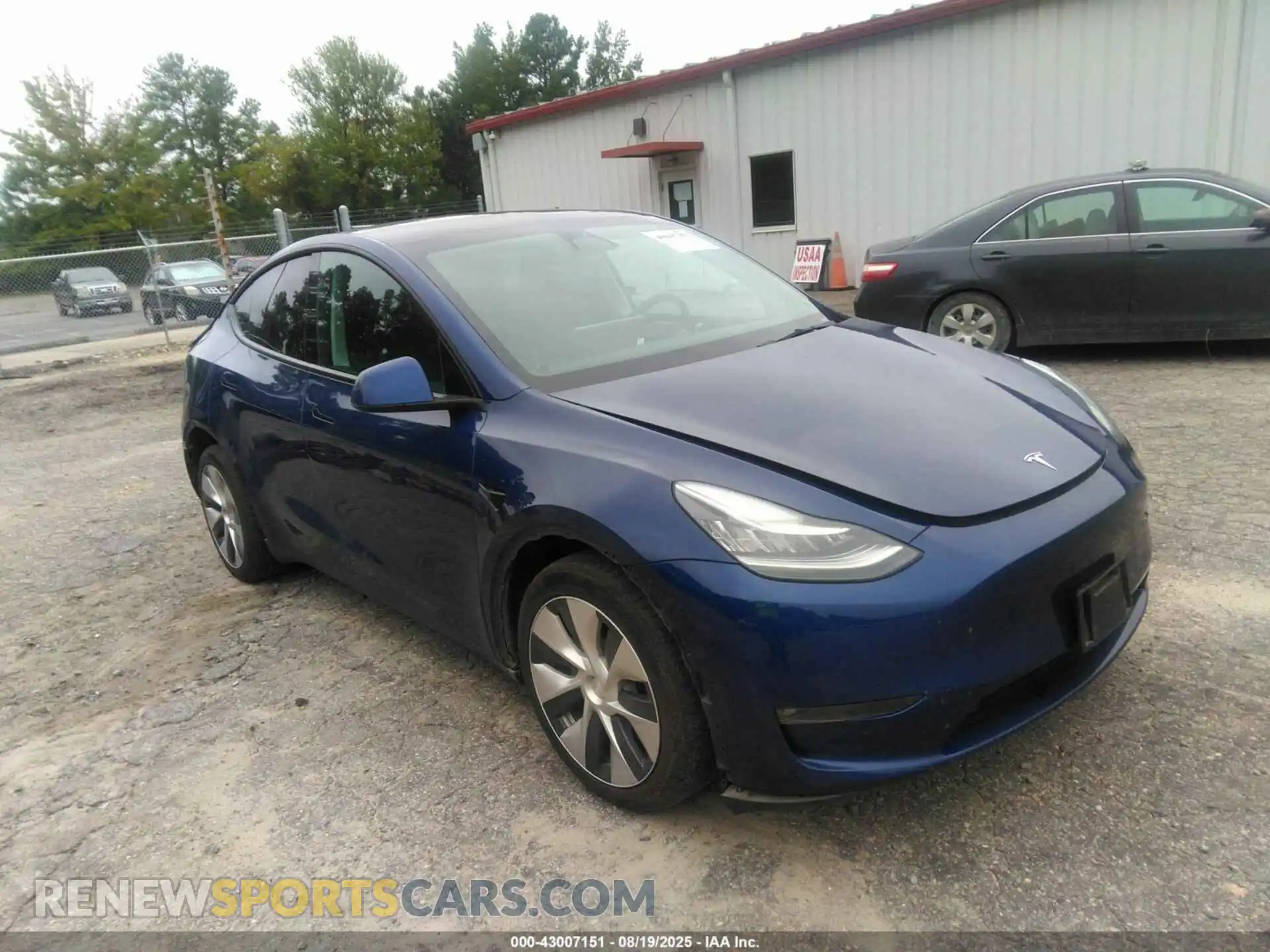 1 Photograph of a damaged car 5YJYGDEE1MF243267 TESLA MODEL Y 2021