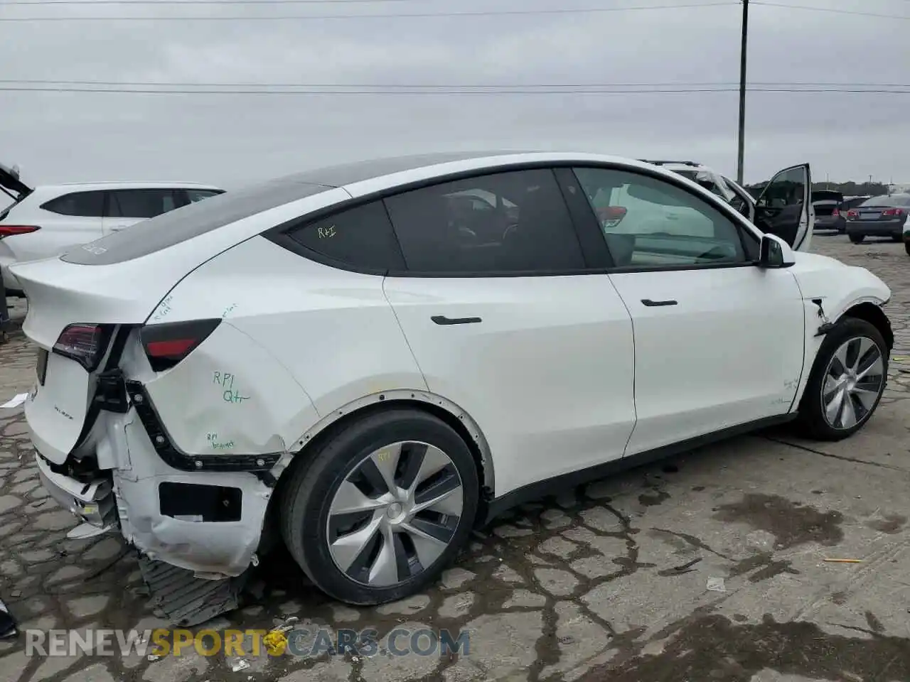3 Photograph of a damaged car 5YJYGDEE1MF245536 TESLA MODEL Y 2021