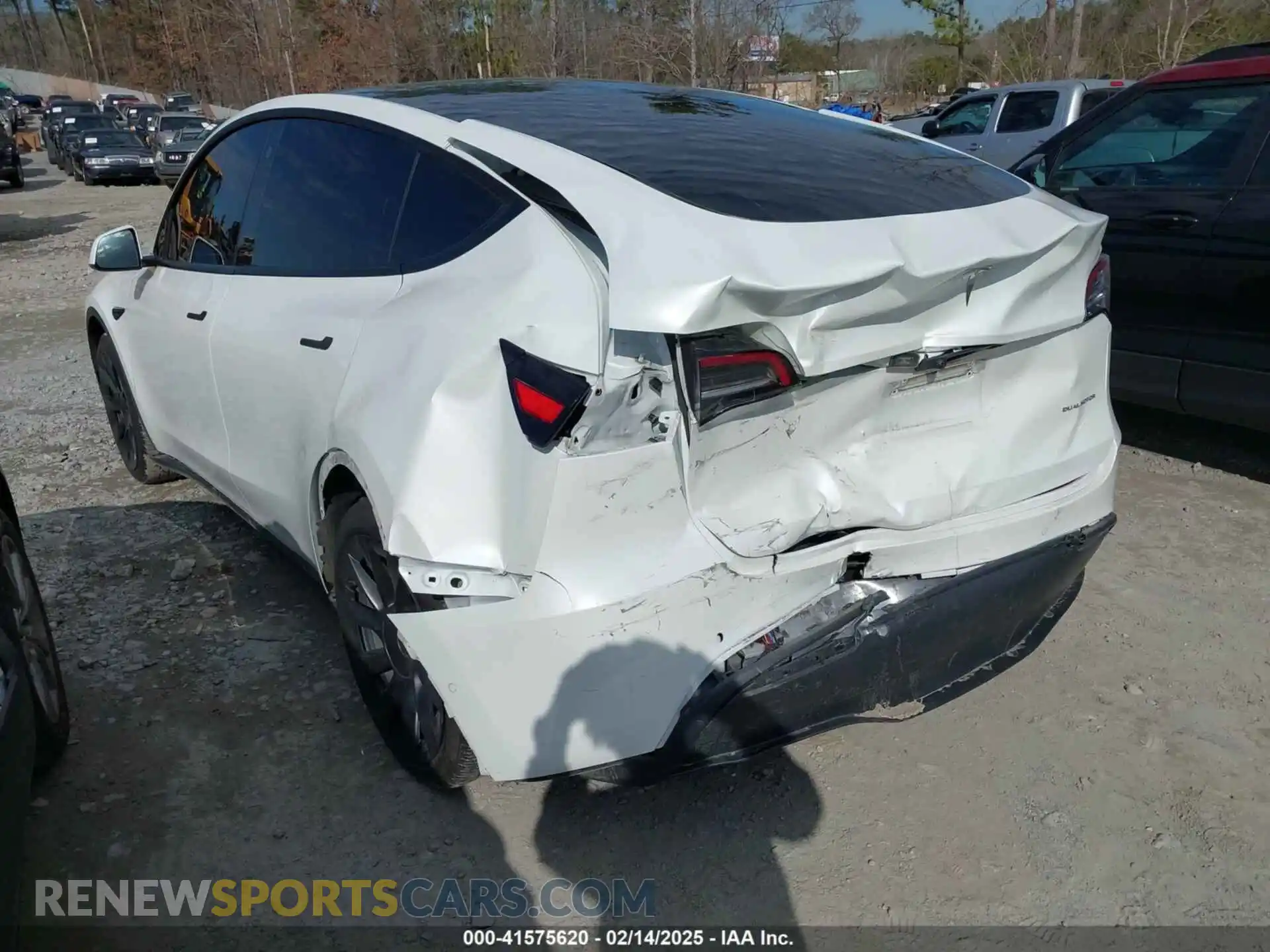 3 Photograph of a damaged car 5YJYGDEE1MF256620 TESLA MODEL Y 2021