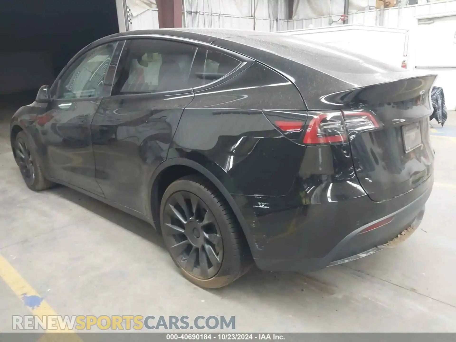 3 Photograph of a damaged car 5YJYGDEE1MF263776 TESLA MODEL Y 2021
