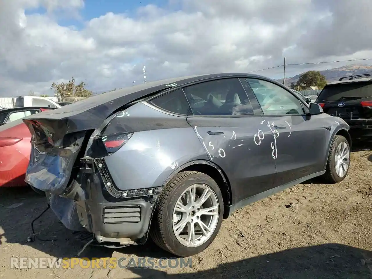 3 Photograph of a damaged car 5YJYGDEE1MF277158 TESLA MODEL Y 2021