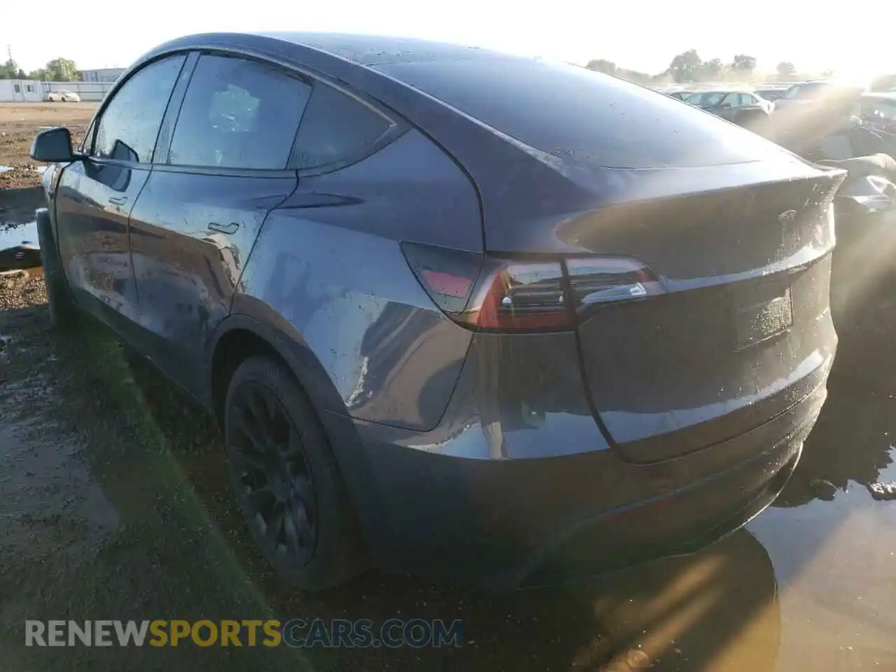 3 Photograph of a damaged car 5YJYGDEE1MF304956 TESLA MODEL Y 2021