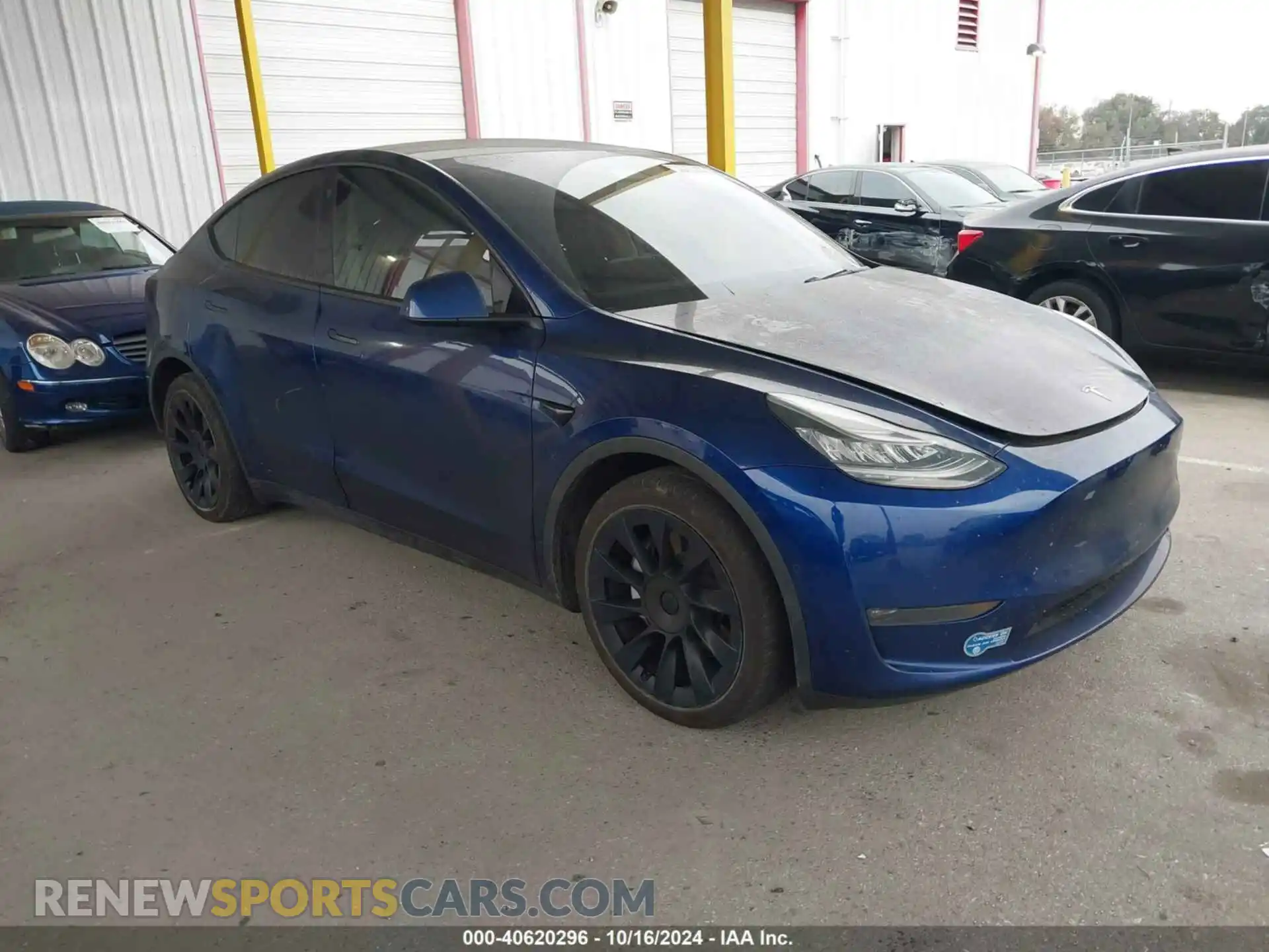 1 Photograph of a damaged car 5YJYGDEE2MF070732 TESLA MODEL Y 2021