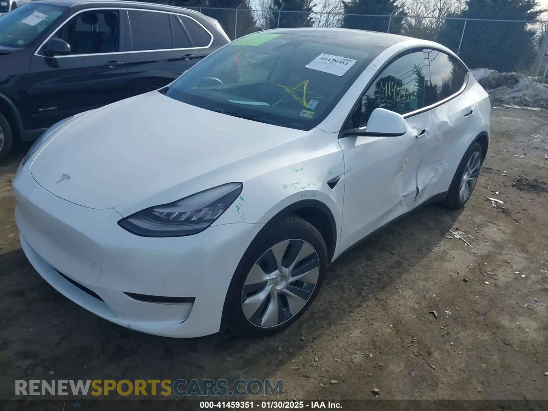 2 Photograph of a damaged car 5YJYGDEE2MF072755 TESLA MODEL Y 2021