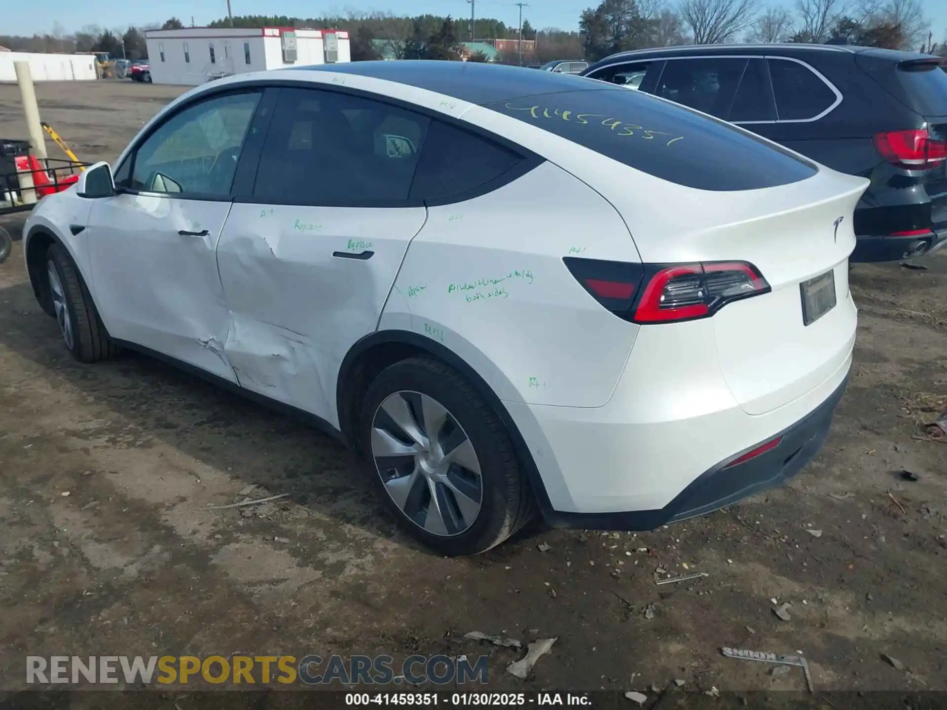 3 Photograph of a damaged car 5YJYGDEE2MF072755 TESLA MODEL Y 2021