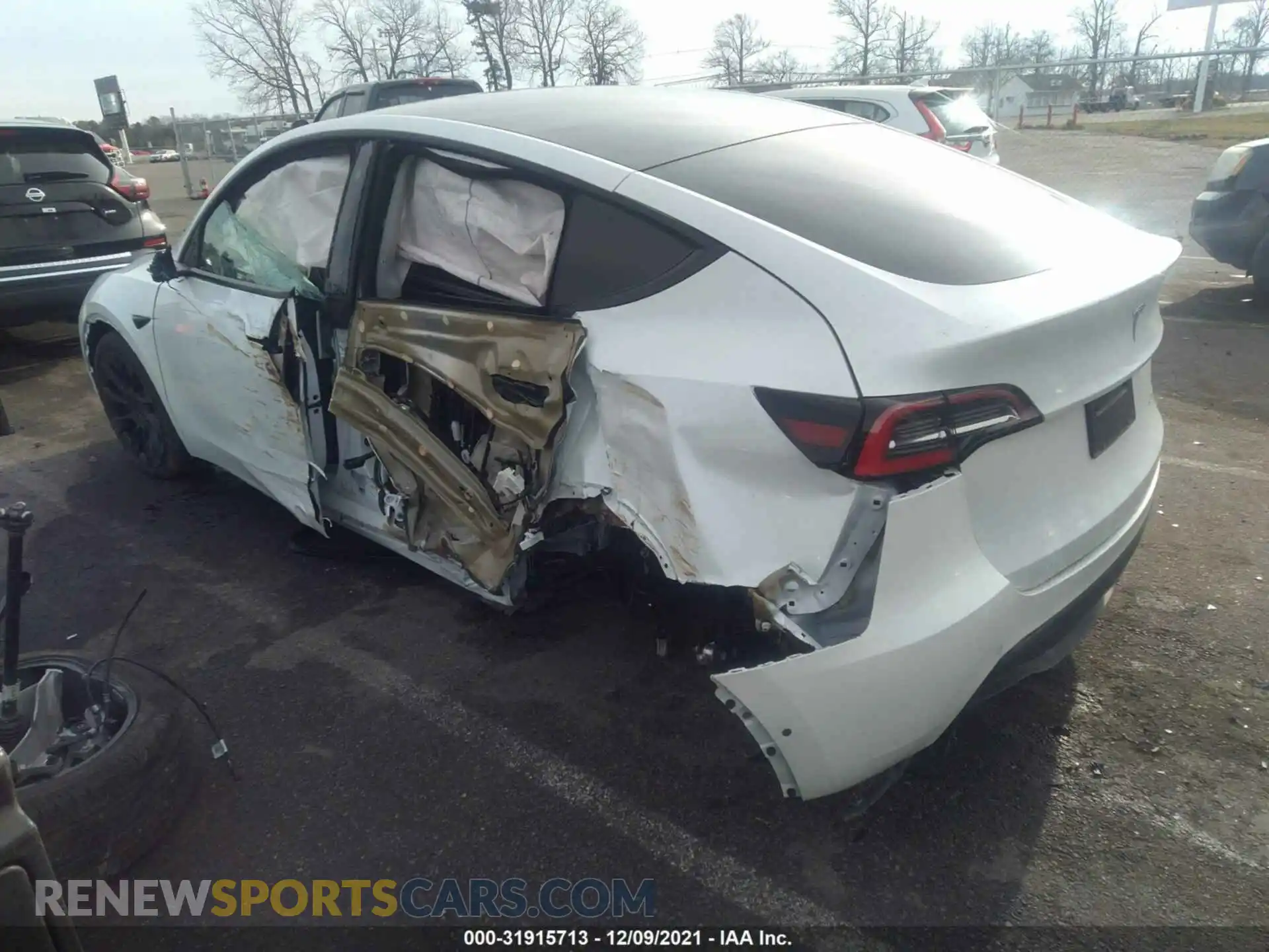 3 Photograph of a damaged car 5YJYGDEE2MF089880 TESLA MODEL Y 2021
