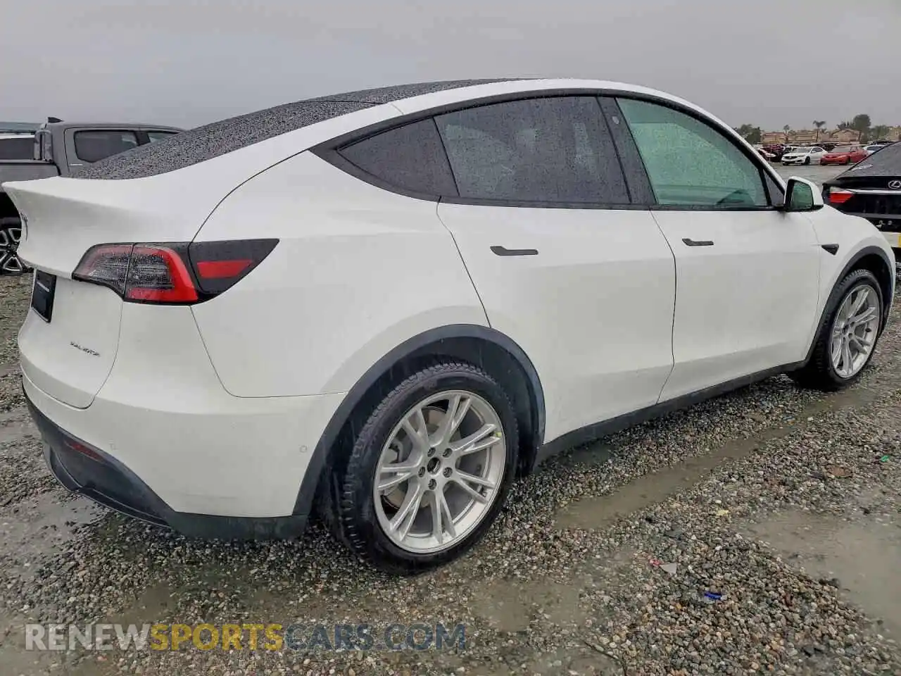 3 Photograph of a damaged car 5YJYGDEE2MF091421 TESLA MODEL Y 2021