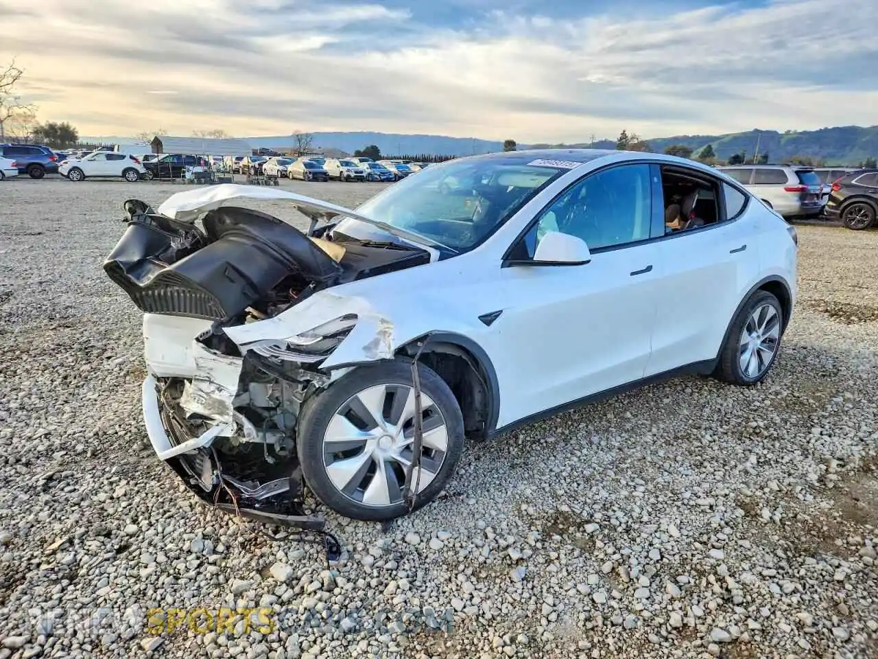 1 Photograph of a damaged car 5YJYGDEE2MF096683 TESLA MODEL Y 2021