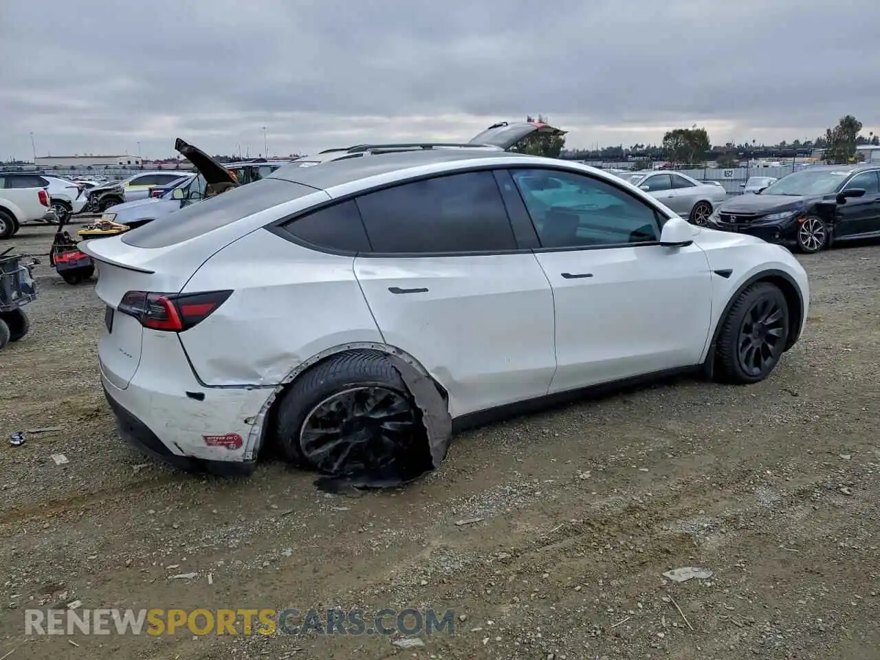 3 Photograph of a damaged car 5YJYGDEE2MF100294 TESLA MODEL Y 2021