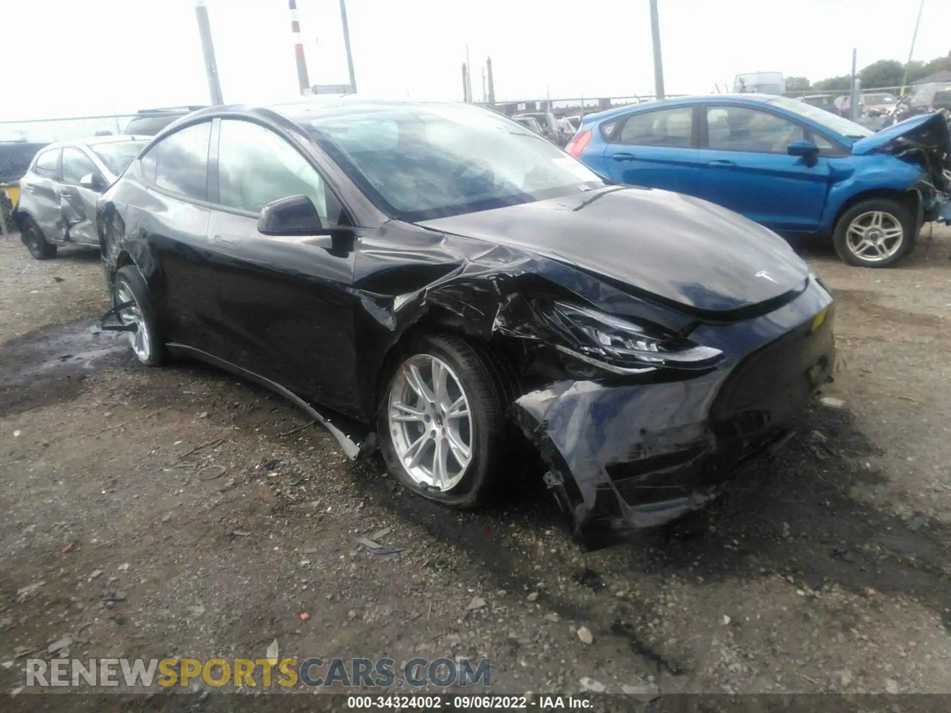 1 Photograph of a damaged car 5YJYGDEE2MF108475 TESLA MODEL Y 2021