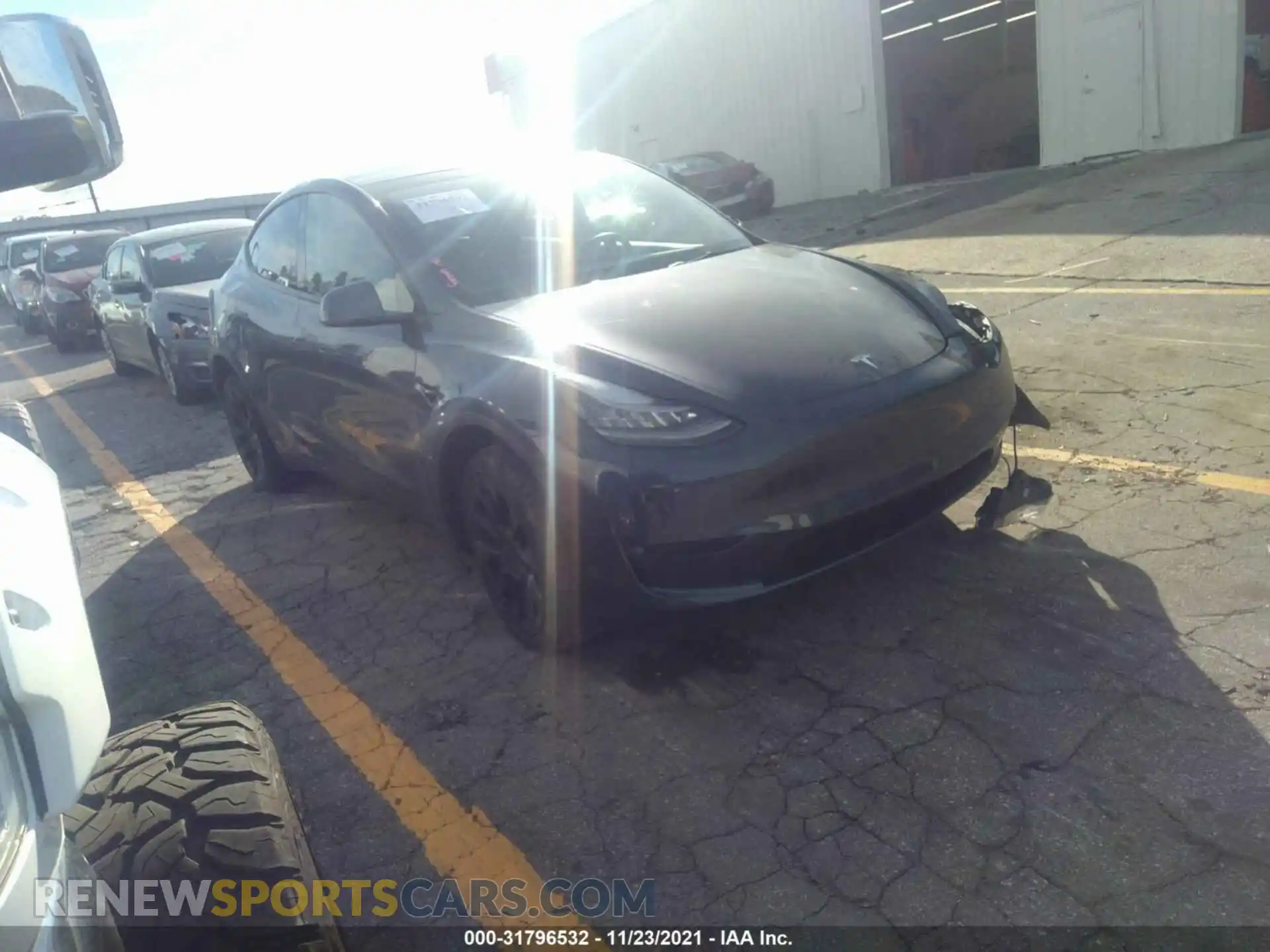 1 Photograph of a damaged car 5YJYGDEE2MF115460 TESLA MODEL Y 2021