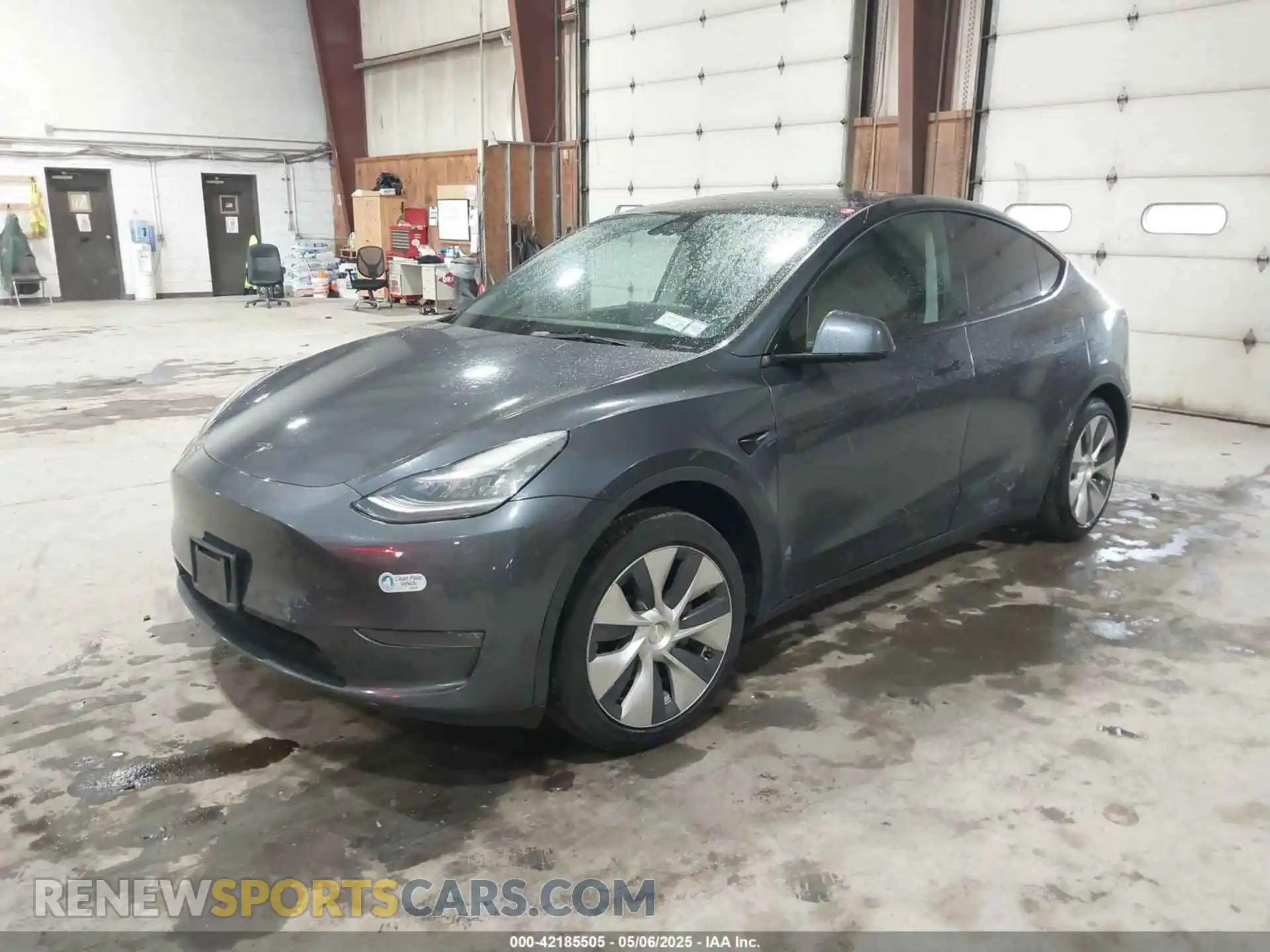 2 Photograph of a damaged car 5YJYGDEE2MF121792 TESLA MODEL Y 2021
