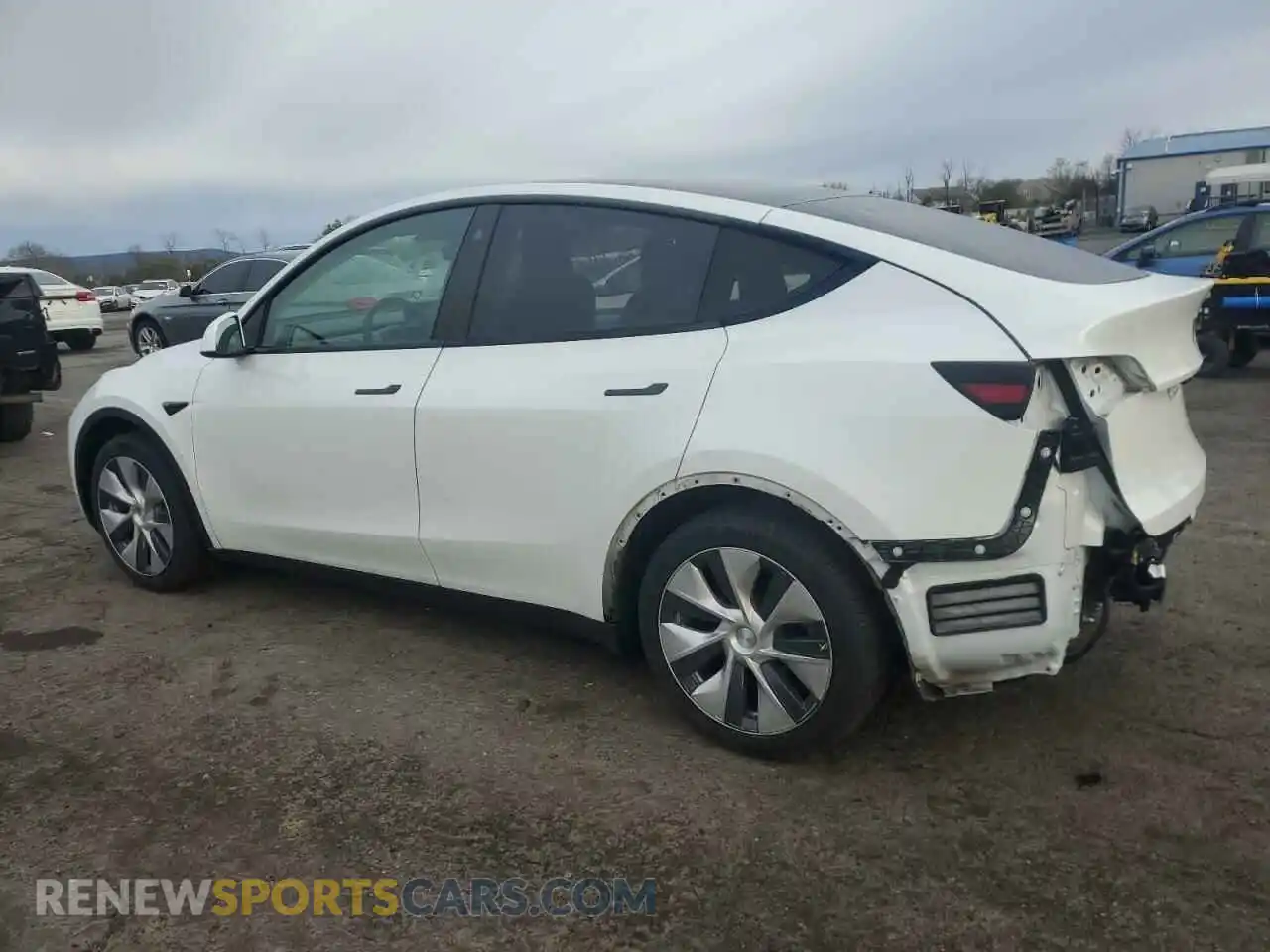 2 Photograph of a damaged car 5YJYGDEE2MF122327 TESLA MODEL Y 2021