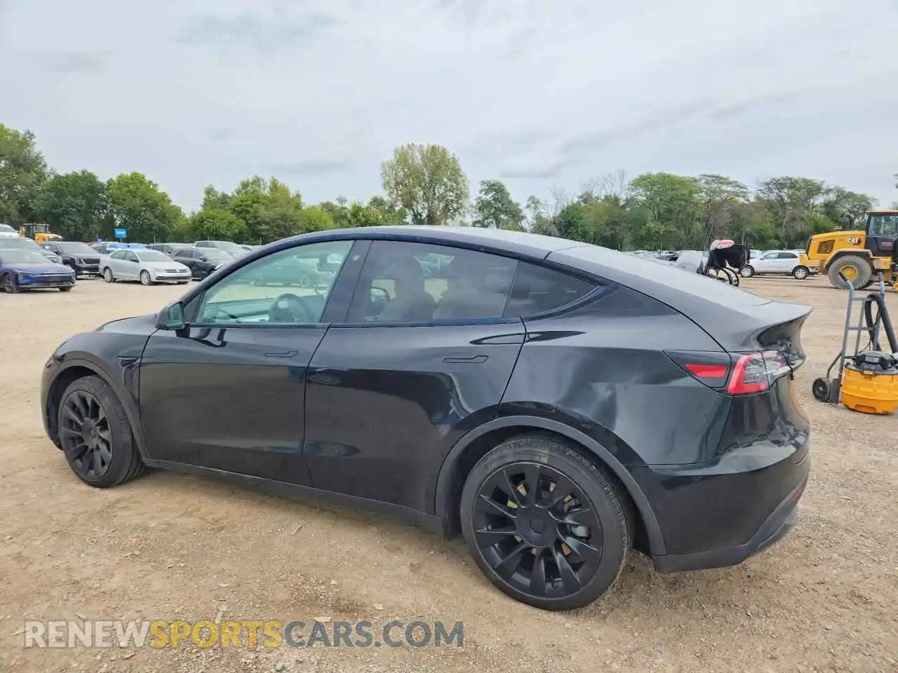 2 Photograph of a damaged car 5YJYGDEE2MF124093 TESLA MODEL Y 2021