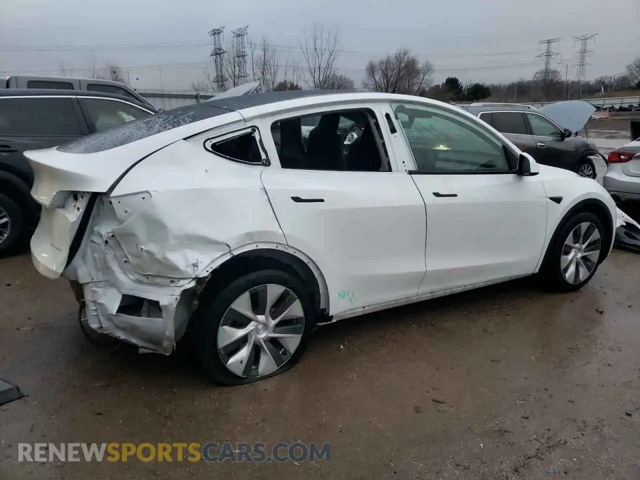 3 Photograph of a damaged car 5YJYGDEE2MF131559 TESLA MODEL Y 2021
