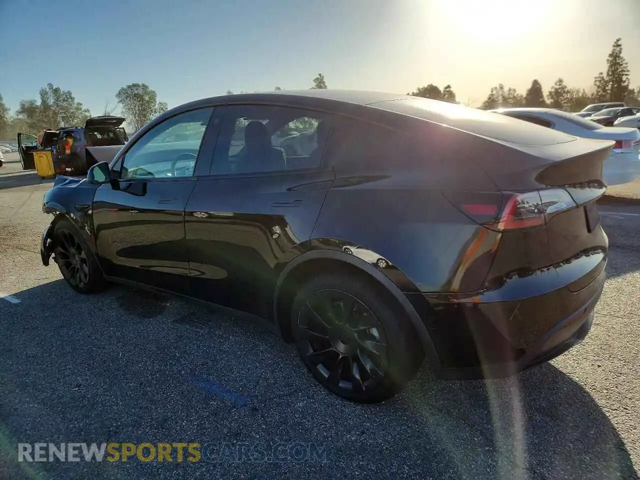 2 Photograph of a damaged car 5YJYGDEE2MF138897 TESLA MODEL Y 2021