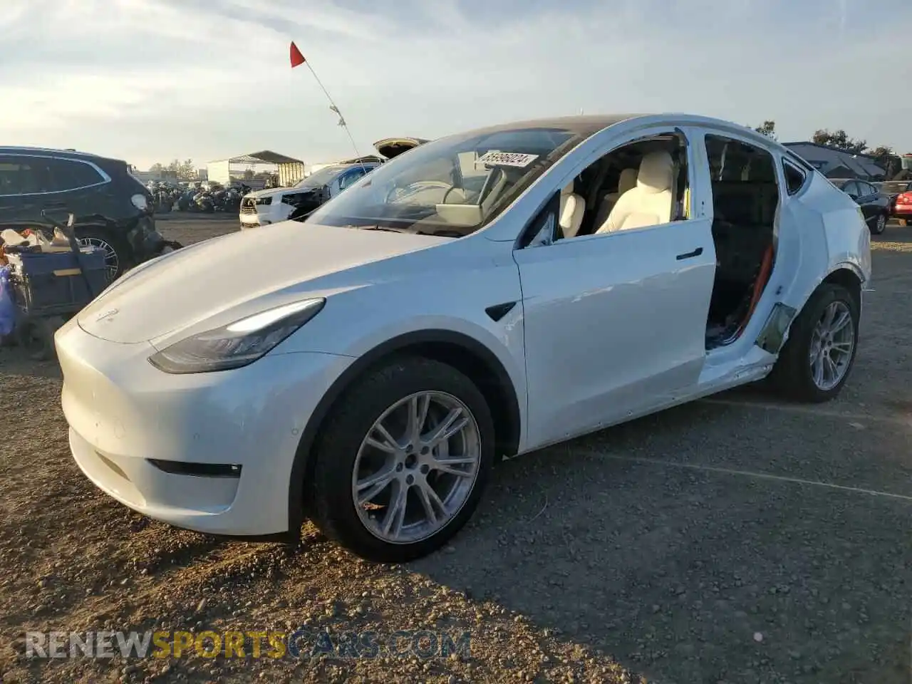 1 Photograph of a damaged car 5YJYGDEE2MF158289 TESLA MODEL Y 2021