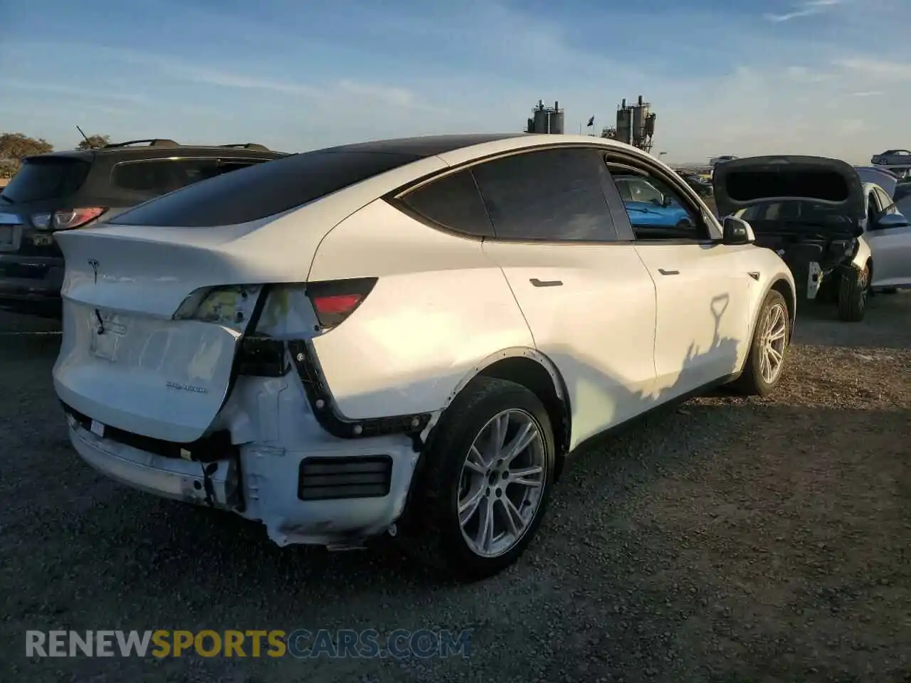3 Photograph of a damaged car 5YJYGDEE2MF158289 TESLA MODEL Y 2021