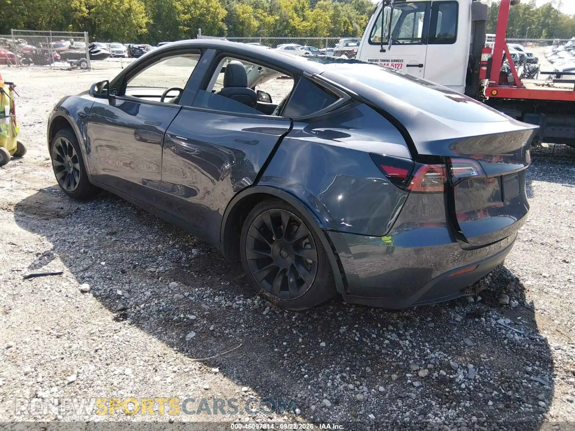 3 Photograph of a damaged car 5YJYGDEE2MF161337 TESLA MODEL Y 2021