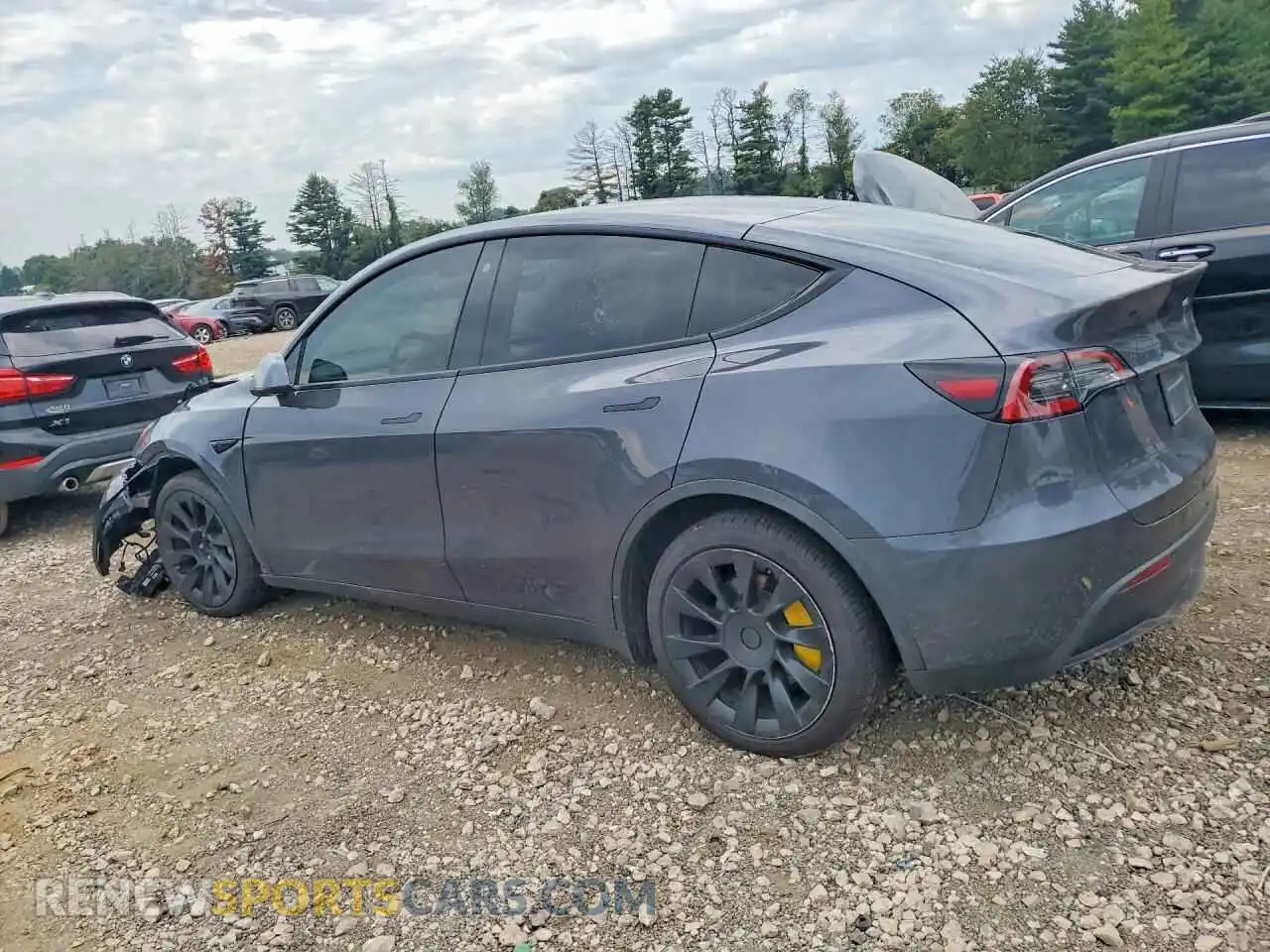 2 Photograph of a damaged car 5YJYGDEE2MF173813 TESLA MODEL Y 2021