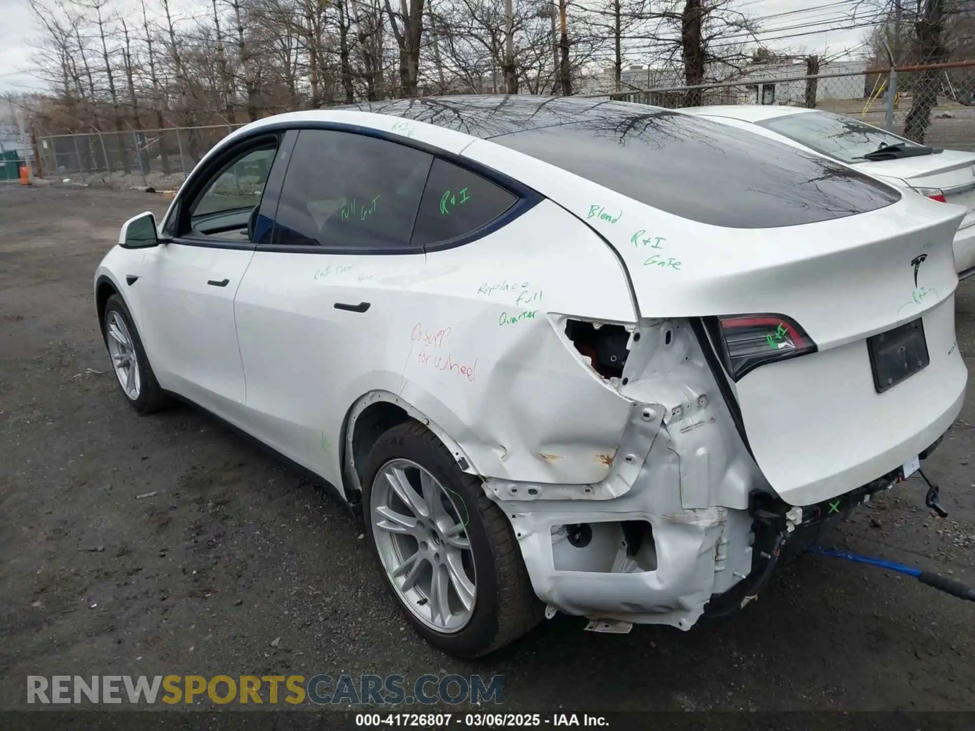 3 Photograph of a damaged car 5YJYGDEE2MF181054 TESLA MODEL Y 2021