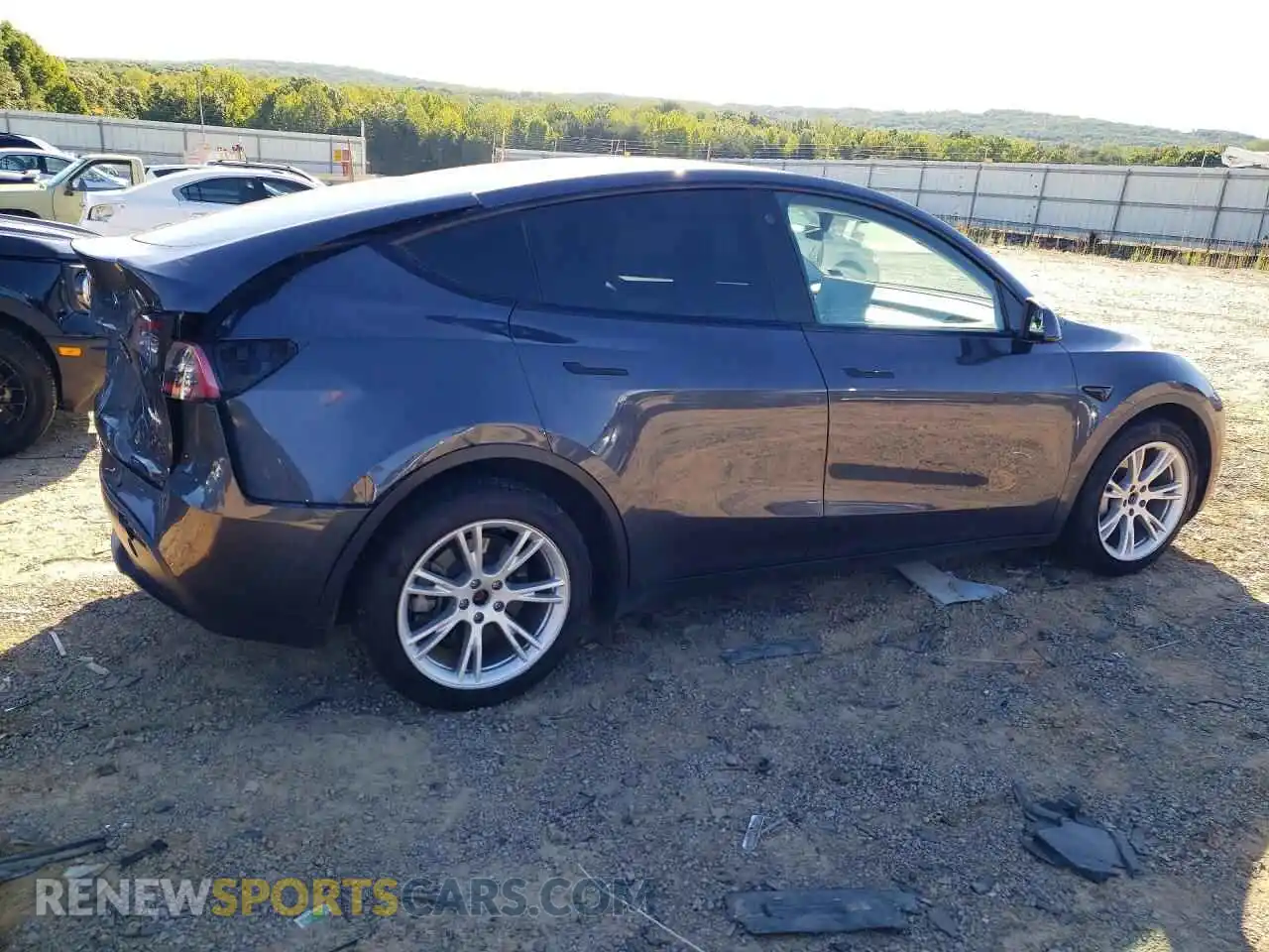 3 Photograph of a damaged car 5YJYGDEE2MF189977 TESLA MODEL Y 2021