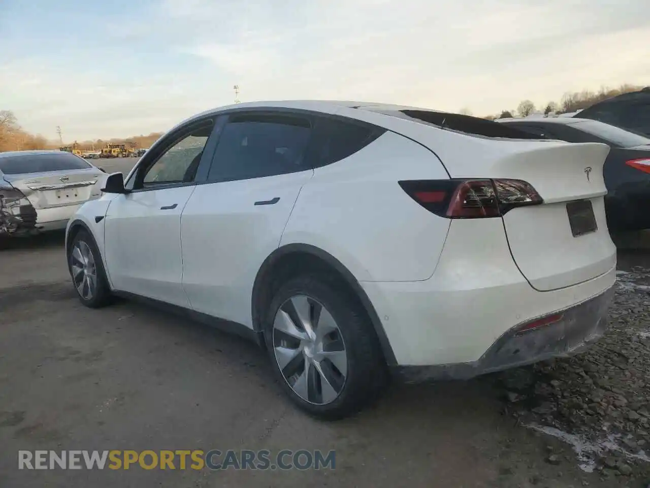 2 Photograph of a damaged car 5YJYGDEE2MF191793 TESLA MODEL Y 2021