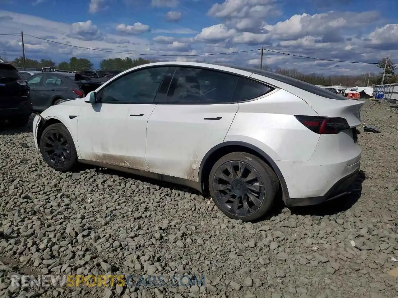 2 Photograph of a damaged car 5YJYGDEE2MF196508 TESLA MODEL Y 2021